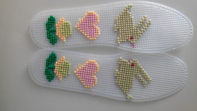 純手工十字繡按摩鞋墊_圖片素材 純手工十字繡按摩鞋墊