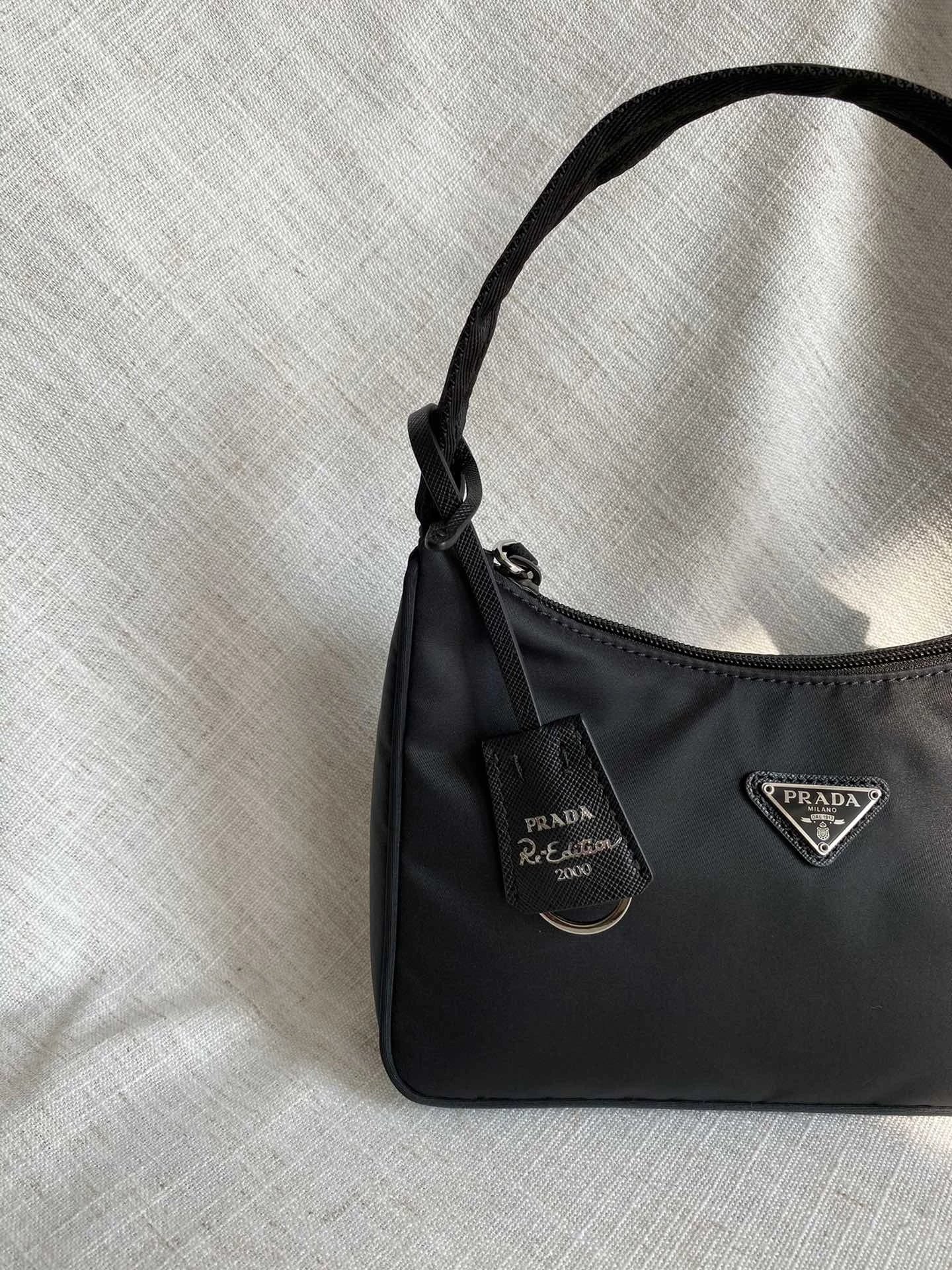 prada hobo 手提腋下小包包 爆款 正品保真