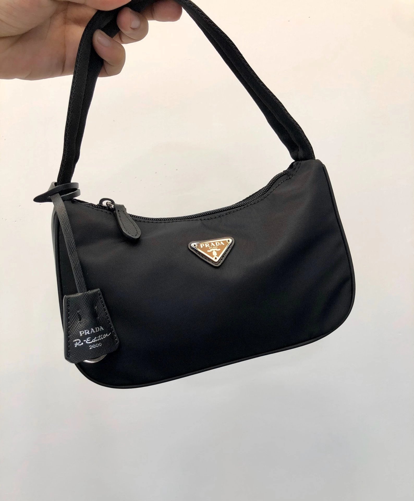 prada hobo腋下包 re- editio 小巧百搭19新款女士时尚腋下包复古手提