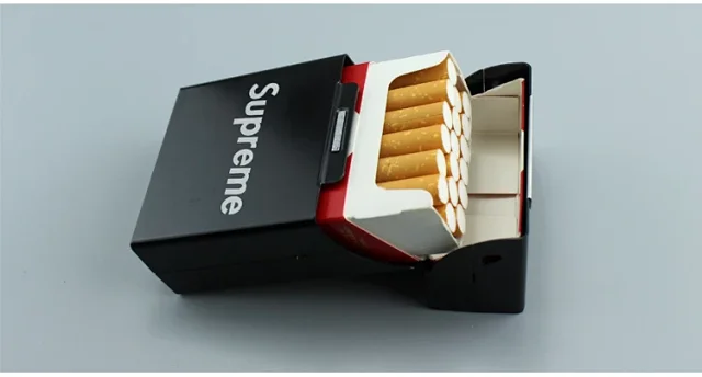 Chao Brand supreme Surrounding Smoking Gift CC Superman Superman Adi 20 Pack I Flip Cigarette Case Magnet European and American Trend Personalized Toy Gift Small Gift Clearance Free Shipping All-match Mainstream the