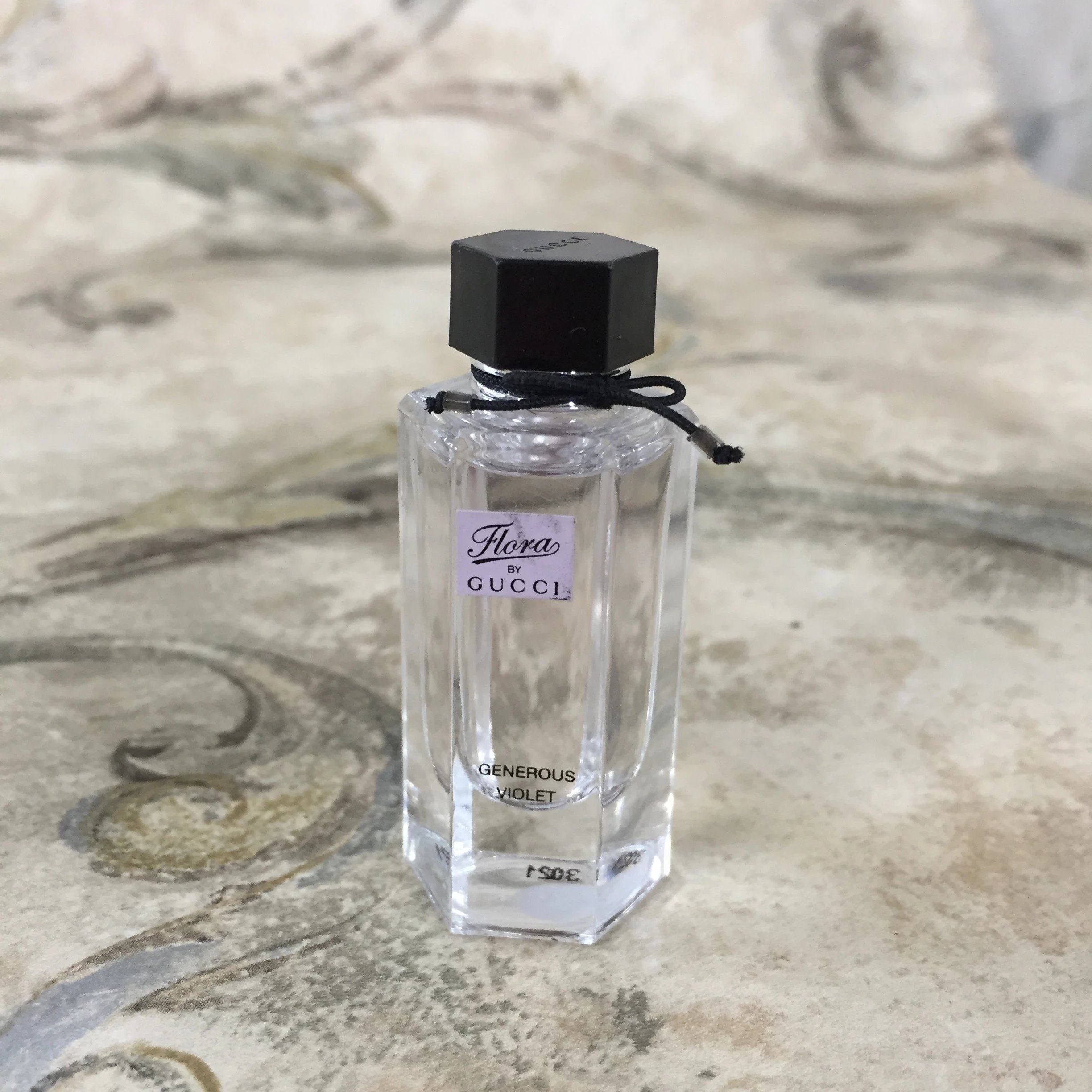 zh gucci 花之舞浓郁紫罗兰女士淡香水5ml edt 无喷头