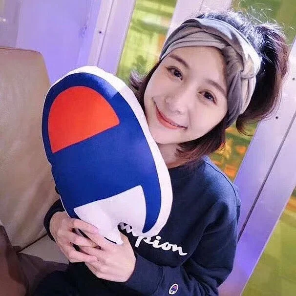 Champion Basic Logo 冠军小抱枕午安枕靠背小枕头