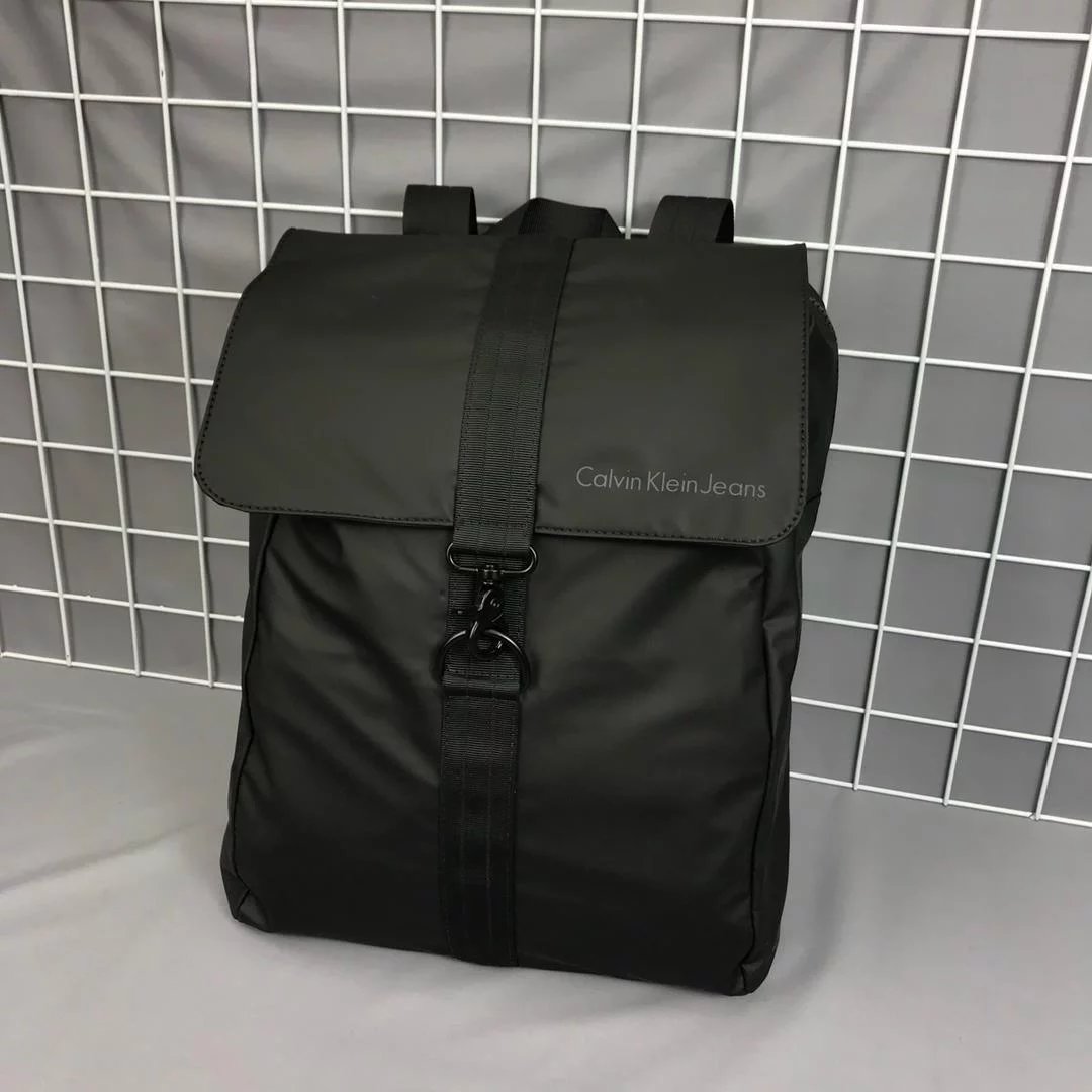 082119 Classic # Shoulder bag Highly recognizable! Classic, simple and stylish! A must have for traveling to class!