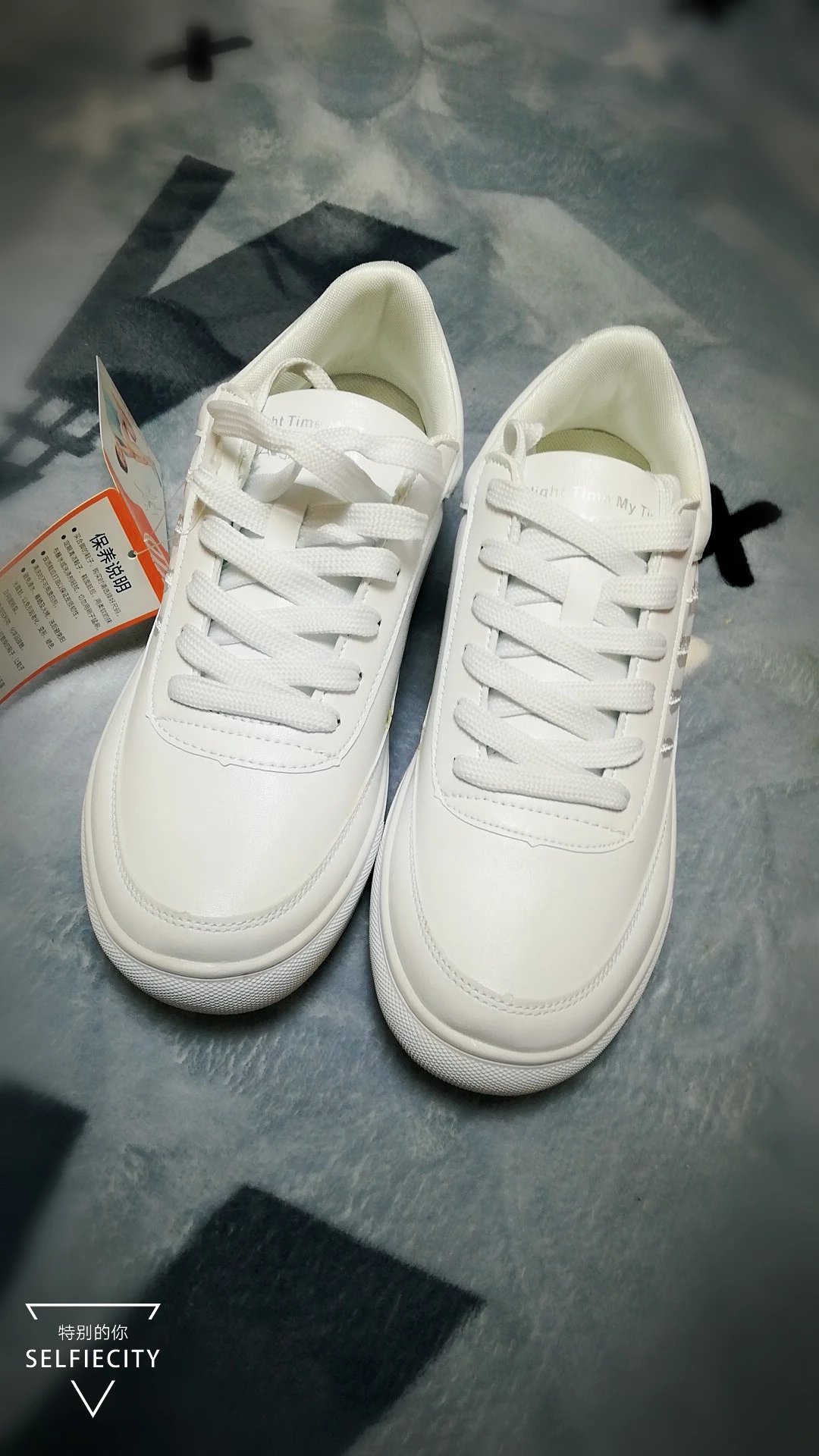 奥古狮登2018年春夏爆款叶纹刺绣小白鞋