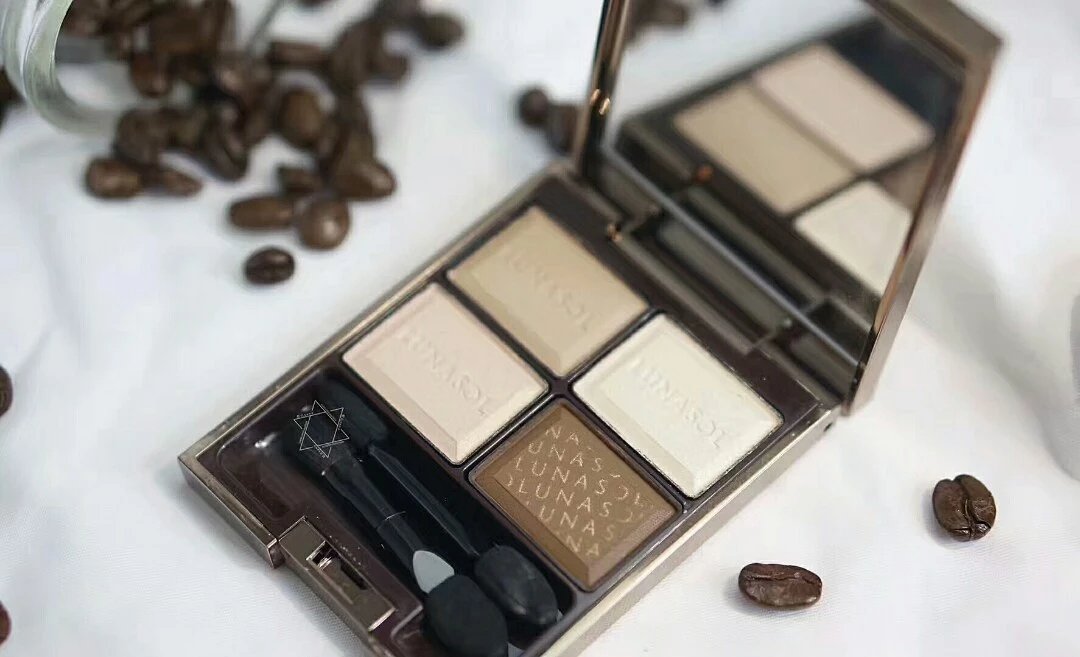 lunasol chocolat 巧克力 01 blanc | 今天画的是01号,巧克力香味闻着