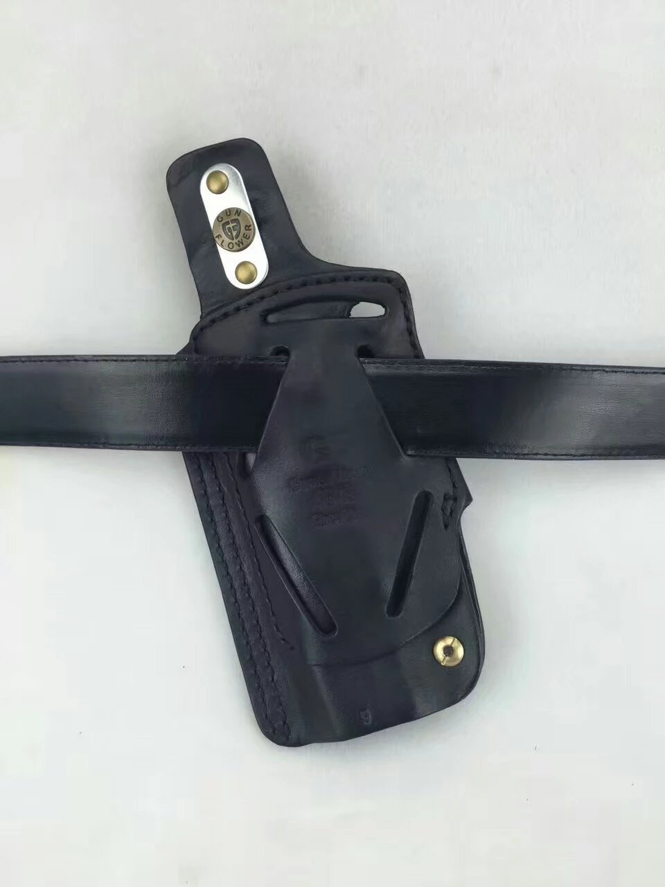 92式舒适多用(可后腰佩戴)影视枪套 舒适多用款特点(可后腰佩戴):佩戴