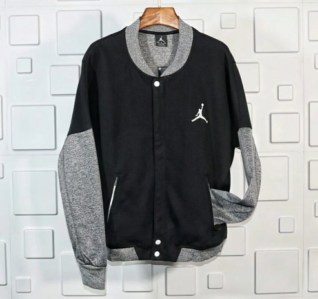 乔丹黑灰棒球服