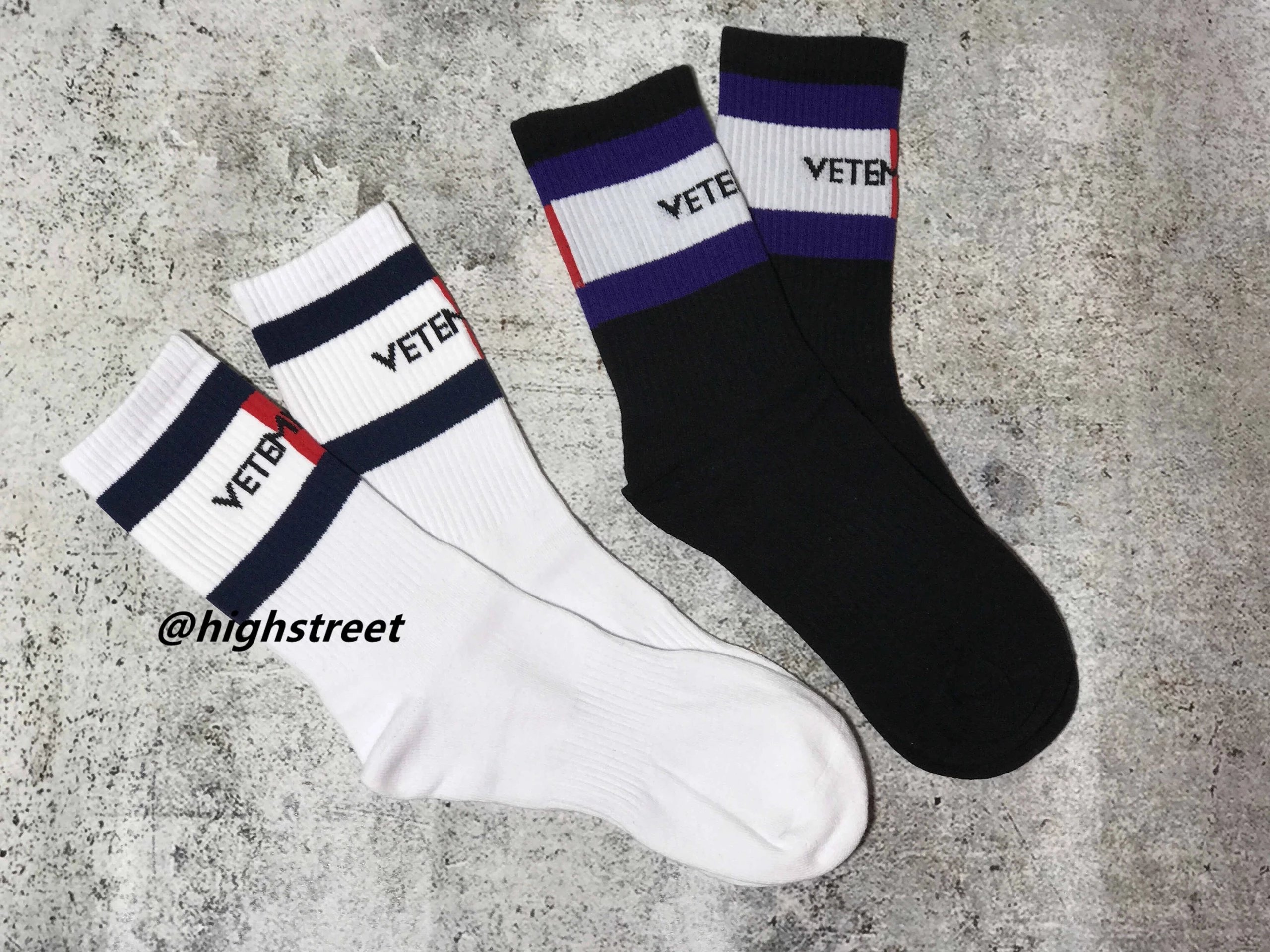 VETEMENTS Stripe Logo Crew Soc