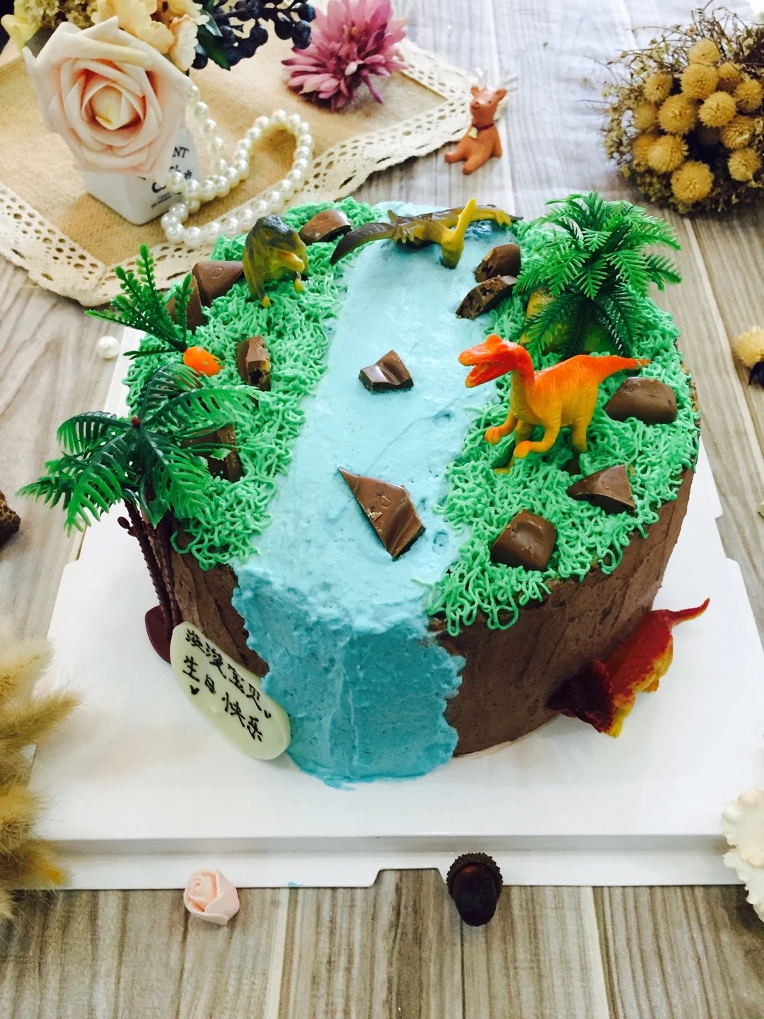 5磅7815夹心蛋糕体,当季新鲜水果与铁塔淡奶油7815平面2d效果