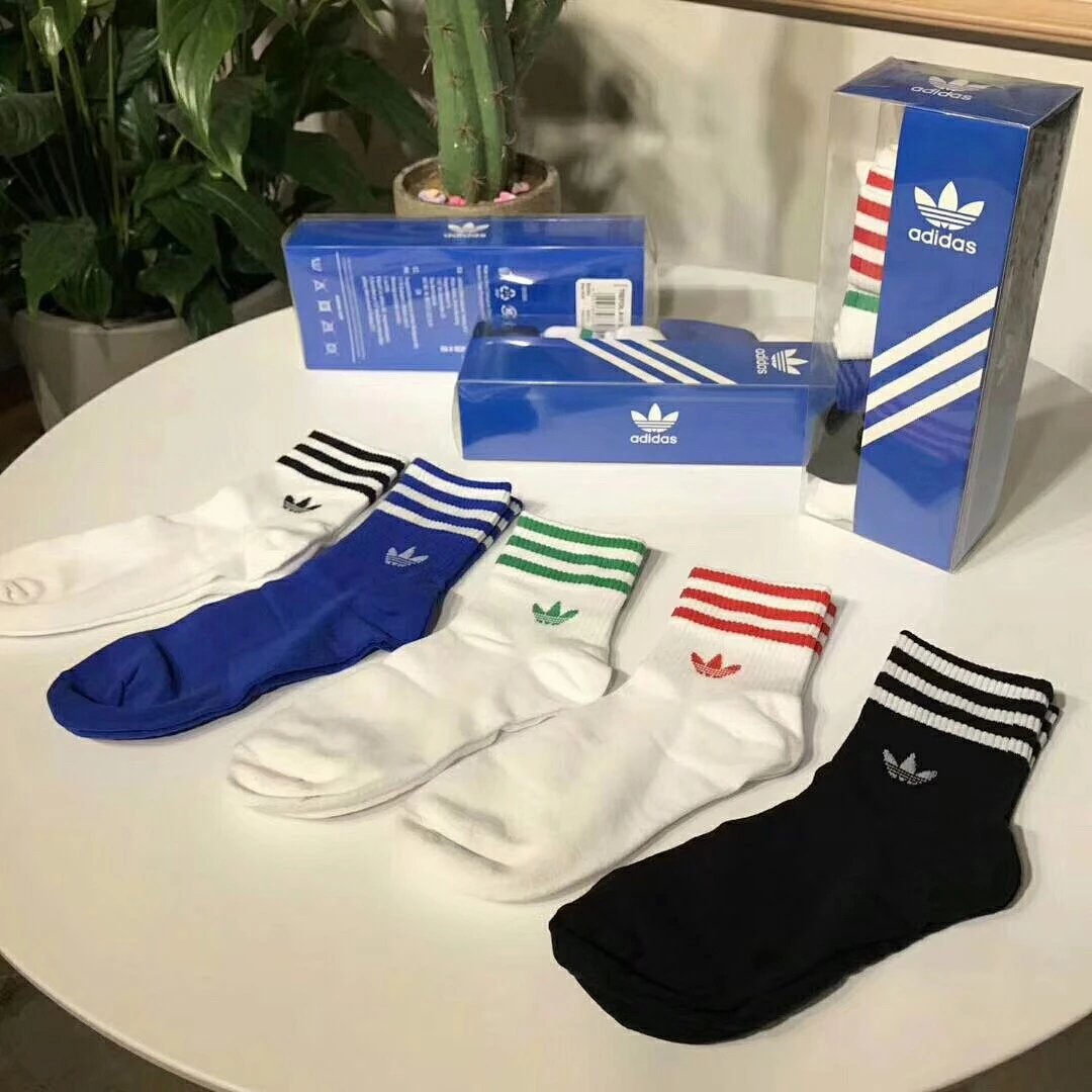 8040214030。叶子家潮流男女情侣款中筒袜 !