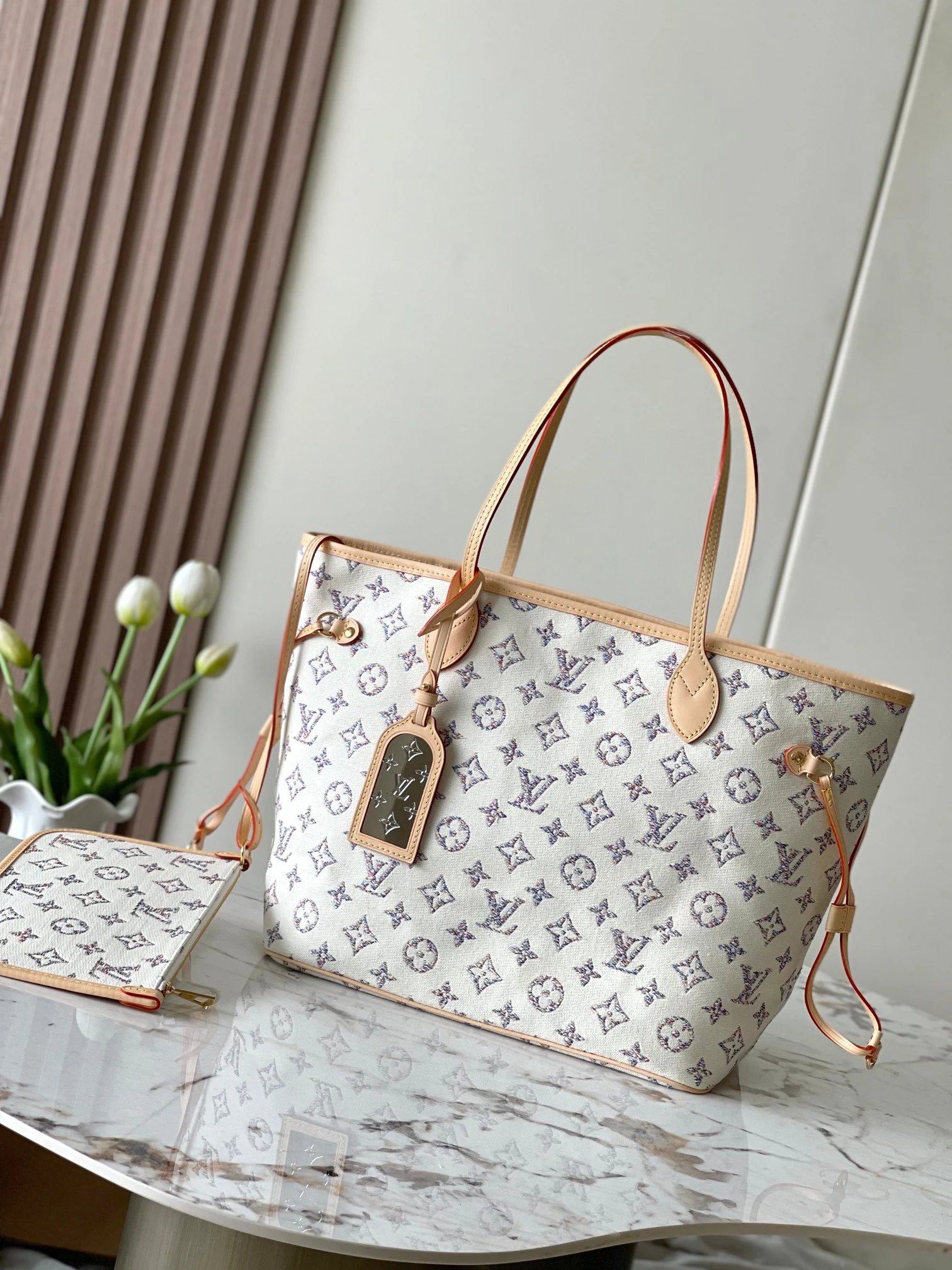 Louis Vuitton Neverfull Tote B