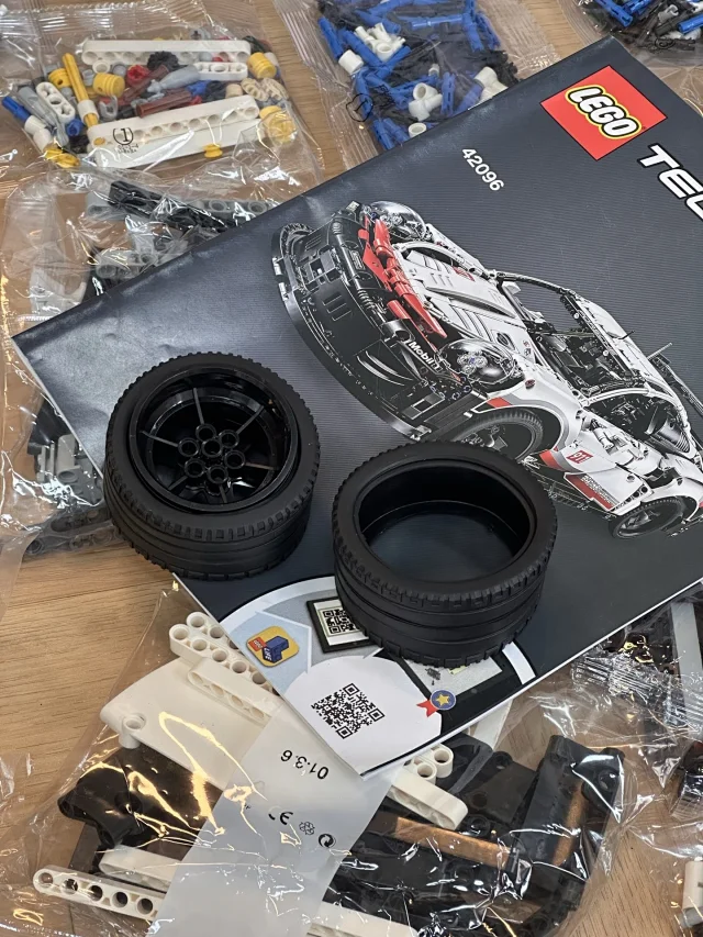 LEGO Assorted Technic construction sets product detail image 8