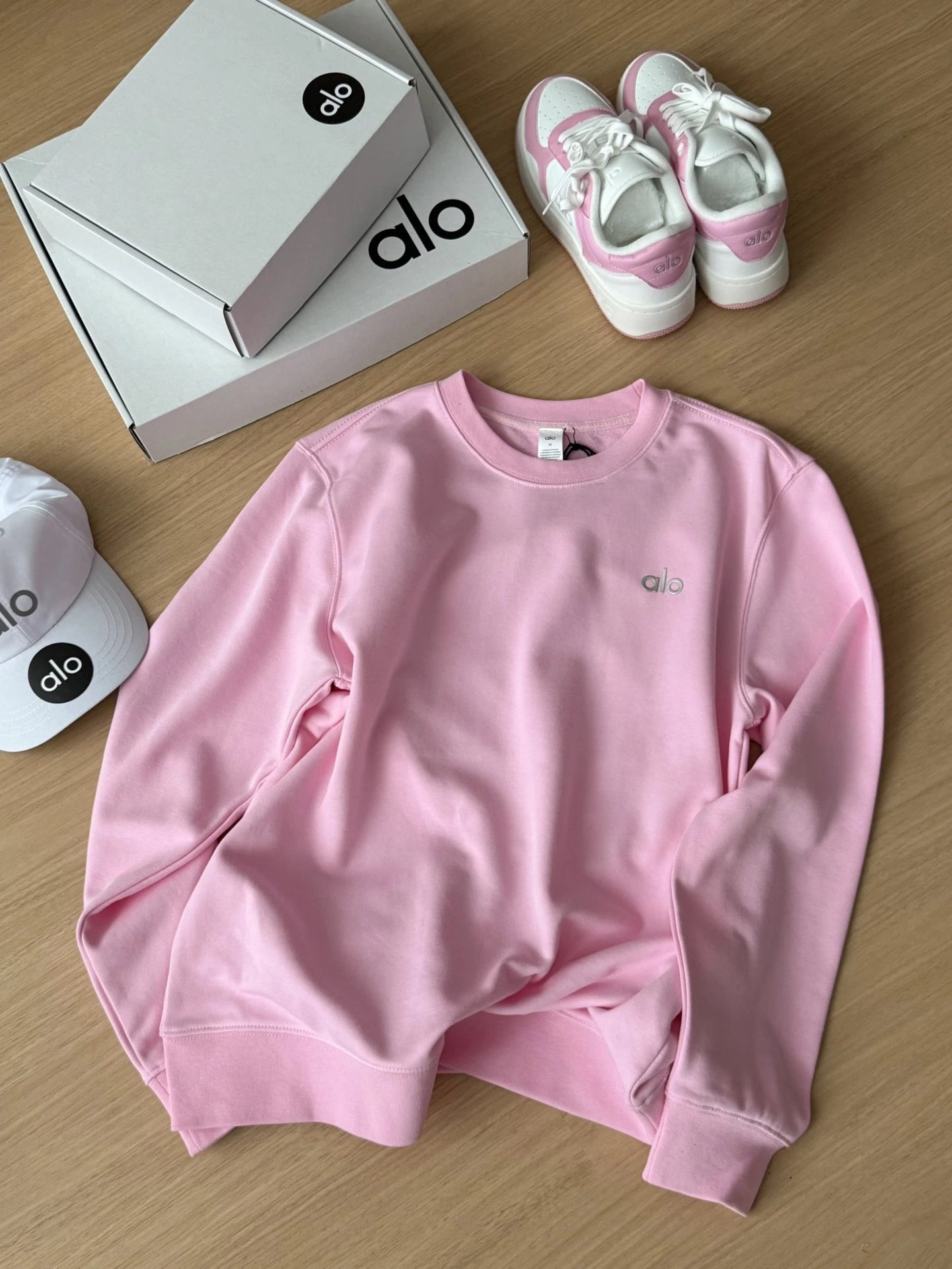 Alo Yoga Cloud Crewneck Sweatshirt Light Blue + High-Waist Mesh Panel Leggings White Activewear Set - 11
