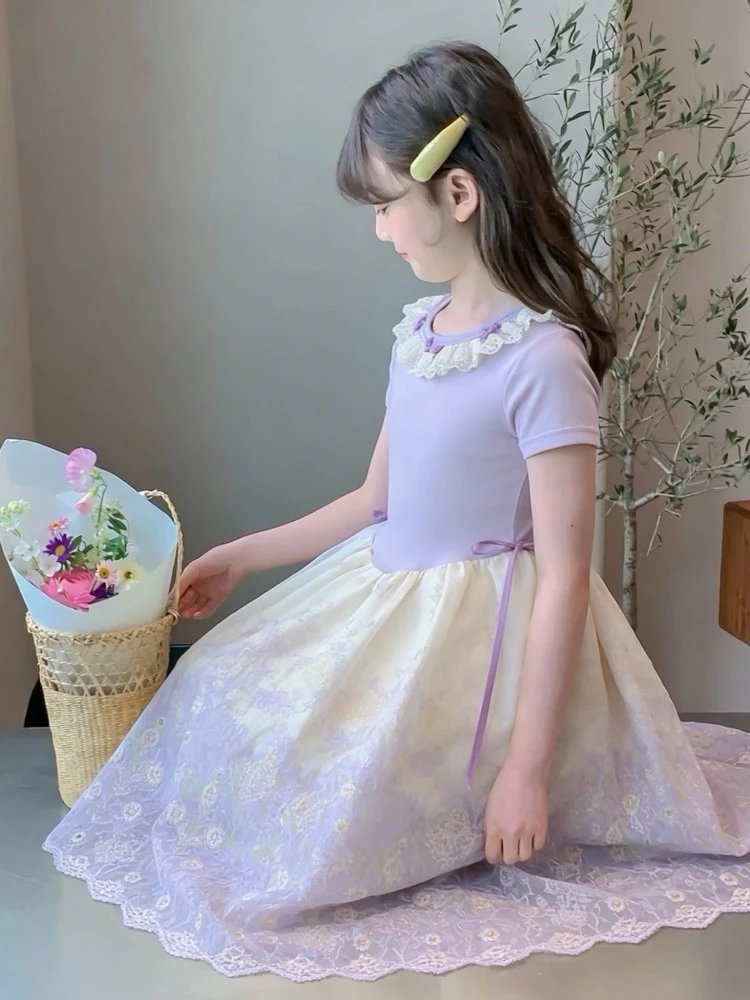 Summer ballet princess dress.110-170.
The sweet atmosphere dress TAI is suitable for summer
The loose A-line shape is very tolerant and easy to wear.
The combed cotton lining is comfortable and breathable, and the overall shape is a babydoll skirt.
Lace round neck with flying sleeves and hollow design on the back