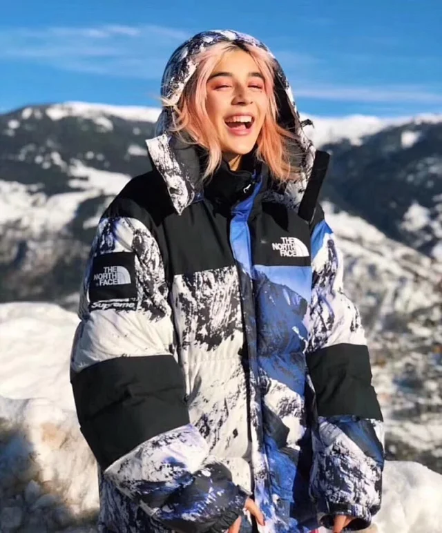 顶级灭世版supreme X The North Face 雪山情侣羽绒服 顶级灭世版supreme X The North Face 雪山情侣羽绒服
