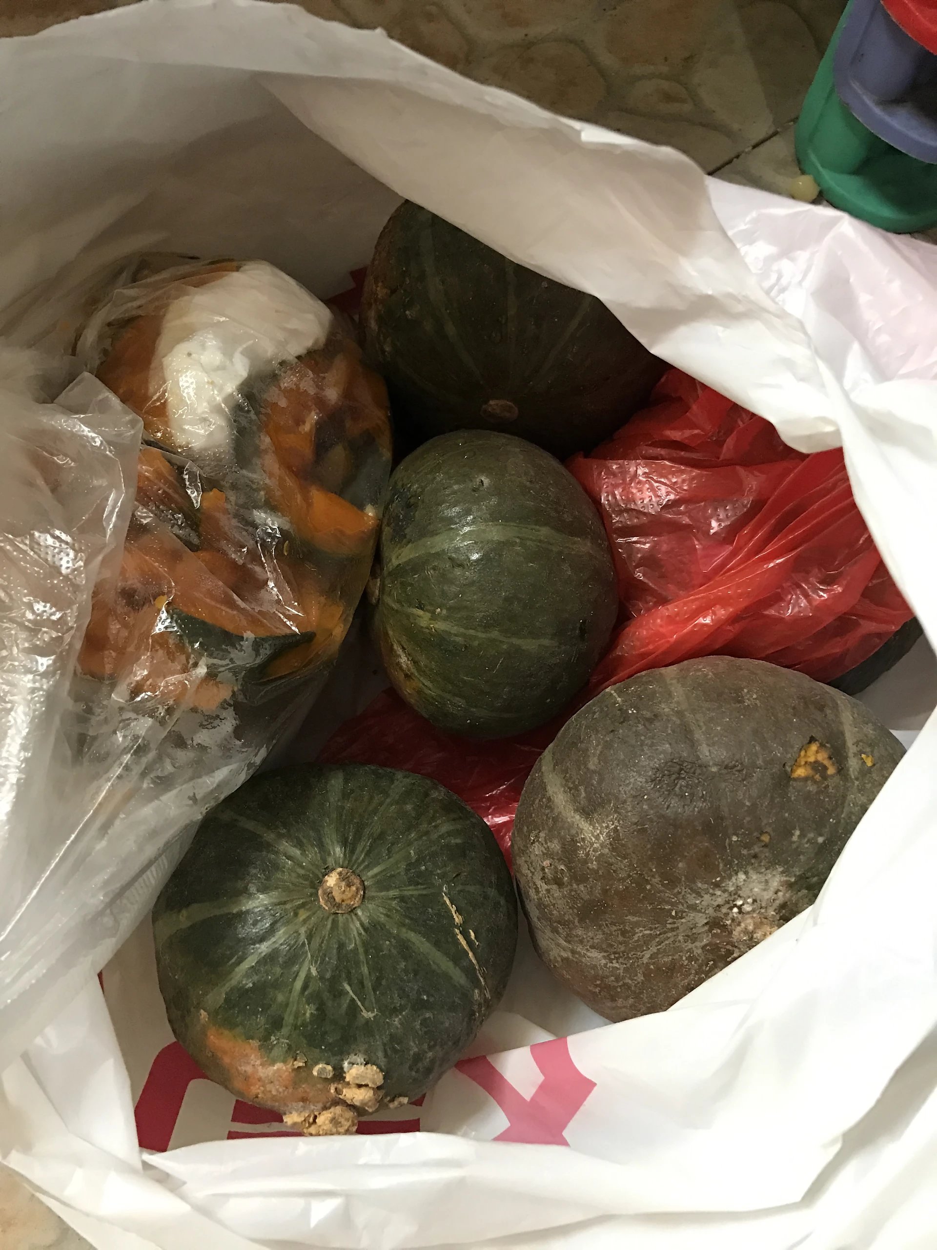 2018-11-05 型号:山东板栗贝贝南瓜5斤装约10～15个 店长回复:亲,生鲜