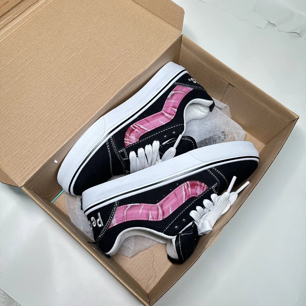 Vans Black Pink Low Top Skate Shoes for Men Women