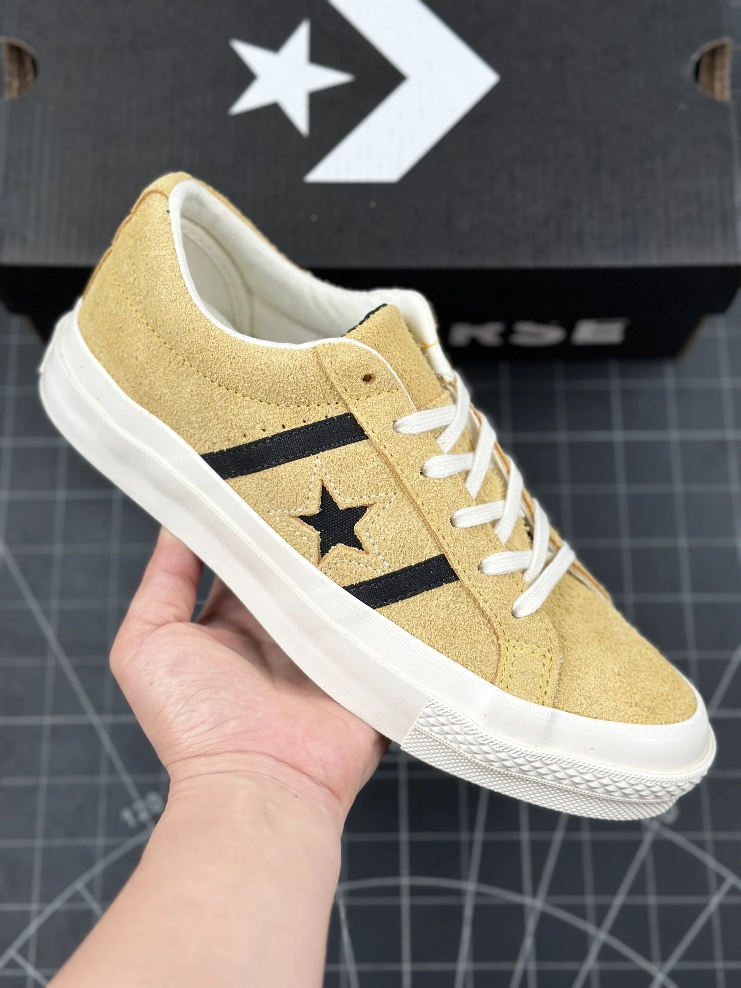 Converse Star Player Vintage Yellow Suede Low Sneakers