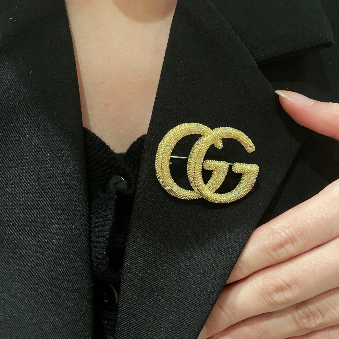 Gucci GG Logo Gold Brooch Pin for Men Women