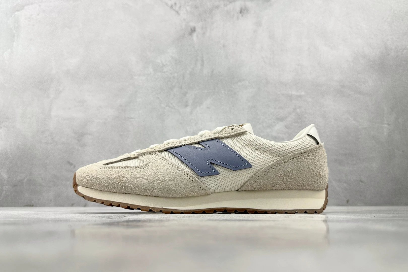 New Balance Retro Beige Blue Suede Mesh Running Shoes
