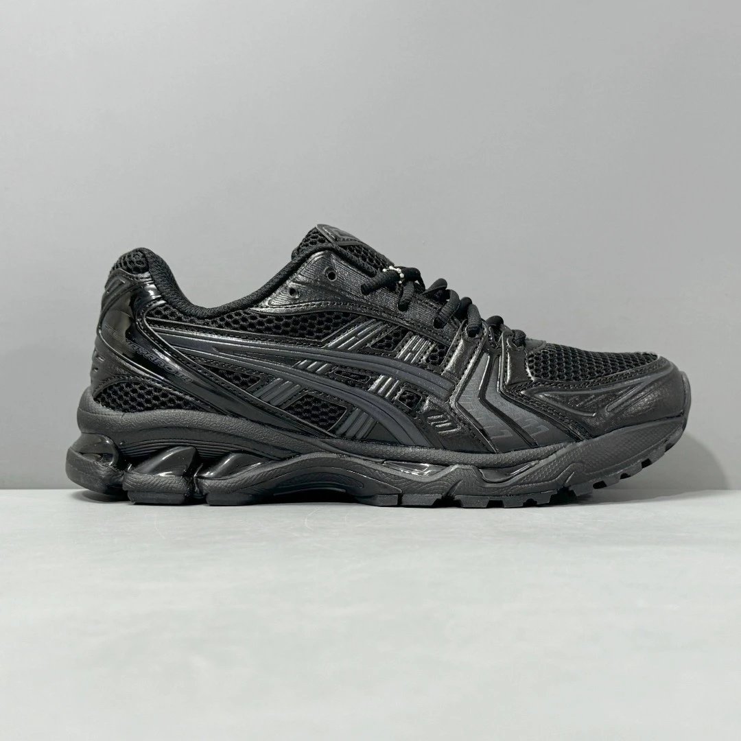 ASICS Gel Black Men’s Lightweight Running Shoes