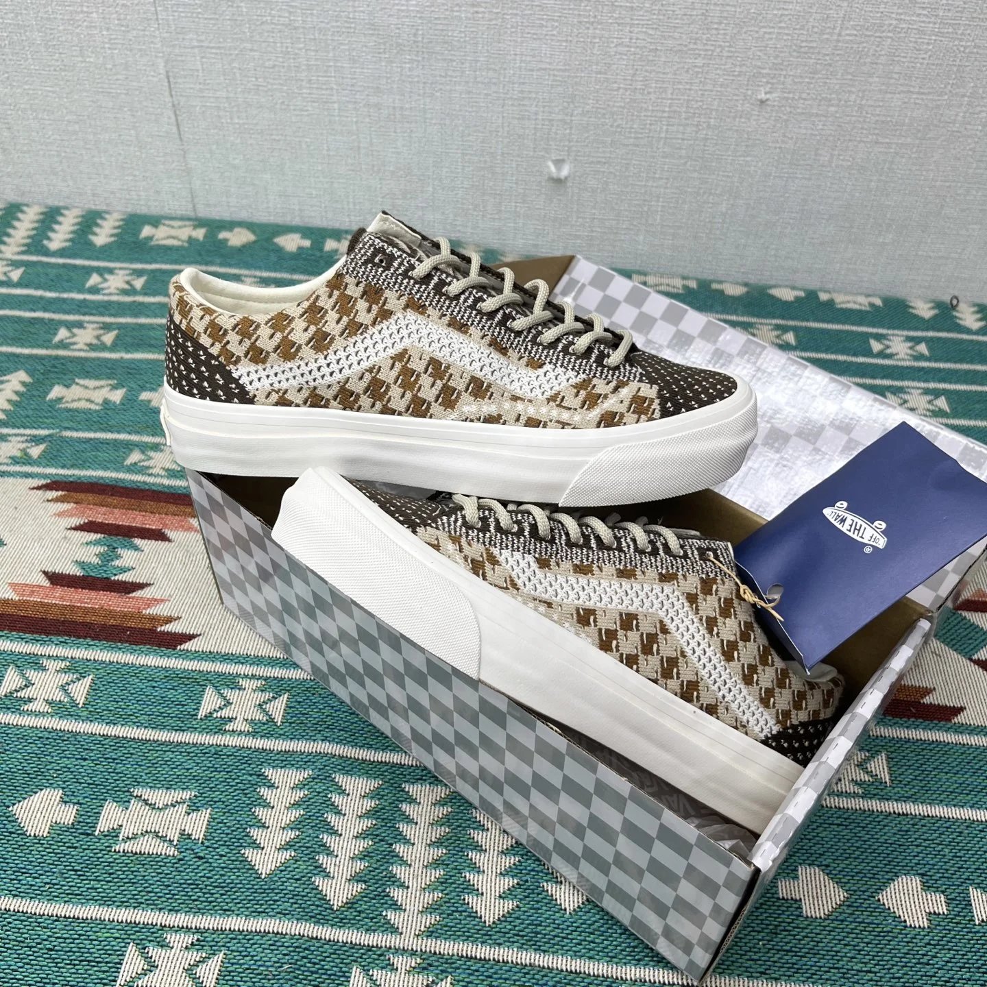 Vans Classic Brown Geometric Knit Low-Top Sneakers