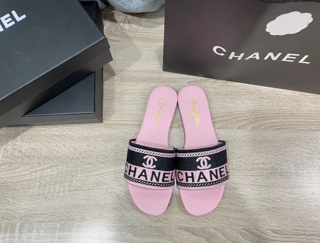 Chanel Women Pink Slide Sandals Luxury Summer Shoes