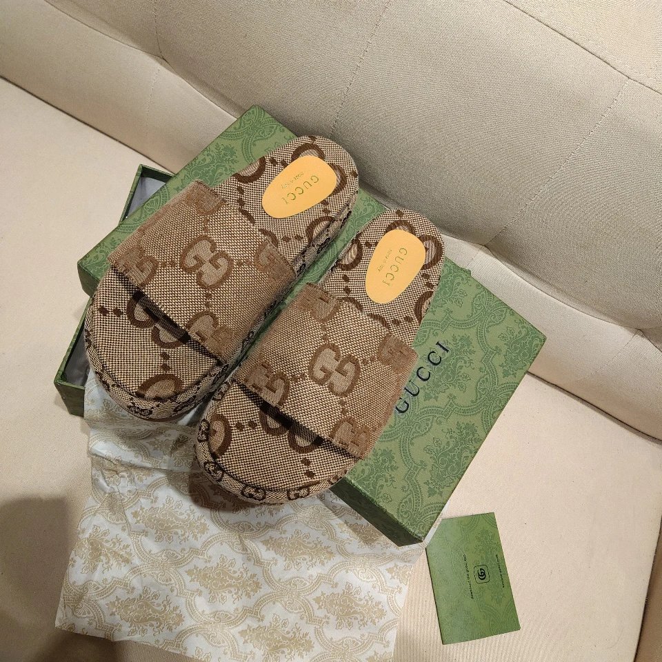 Gucci Women Beige GG Canvas Platform Slides