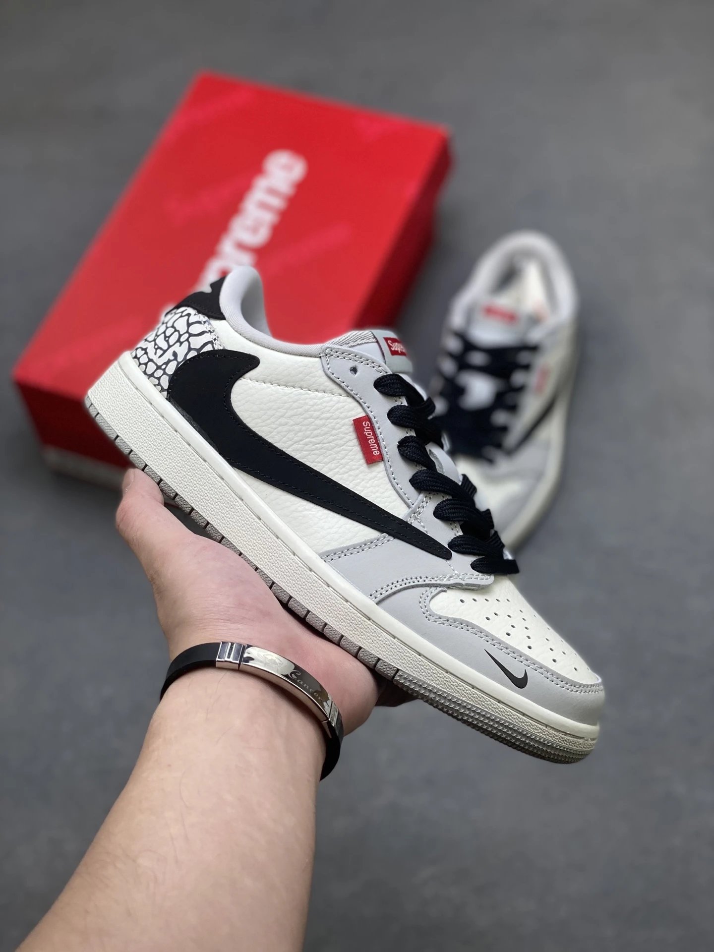 Nike Supreme Low Black Swoosh Leather Sneakers