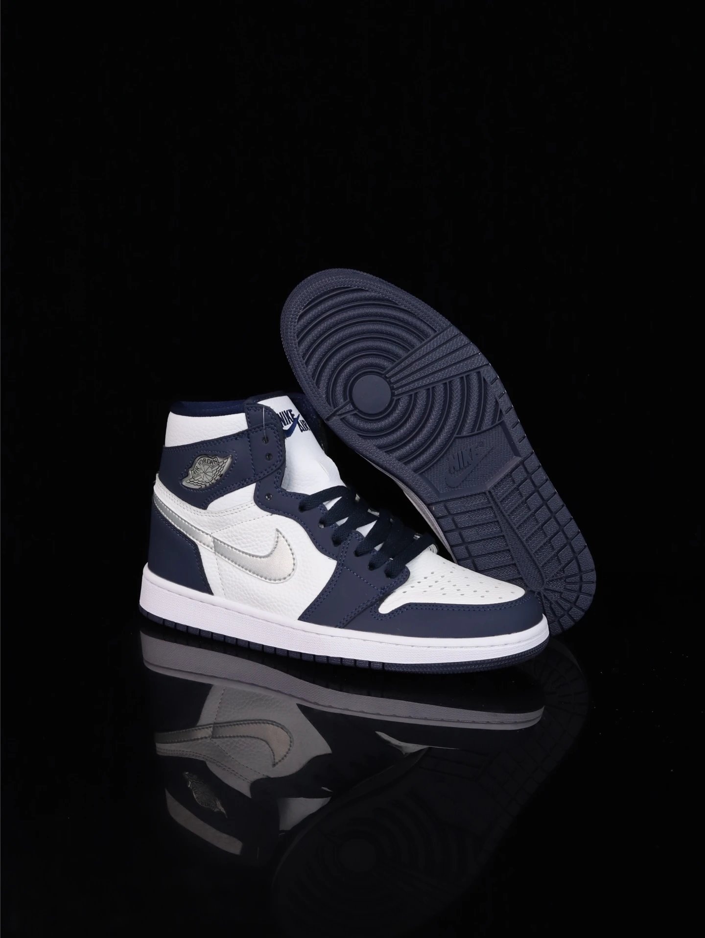 Nike Air Jordan High Navy White Sneakers
