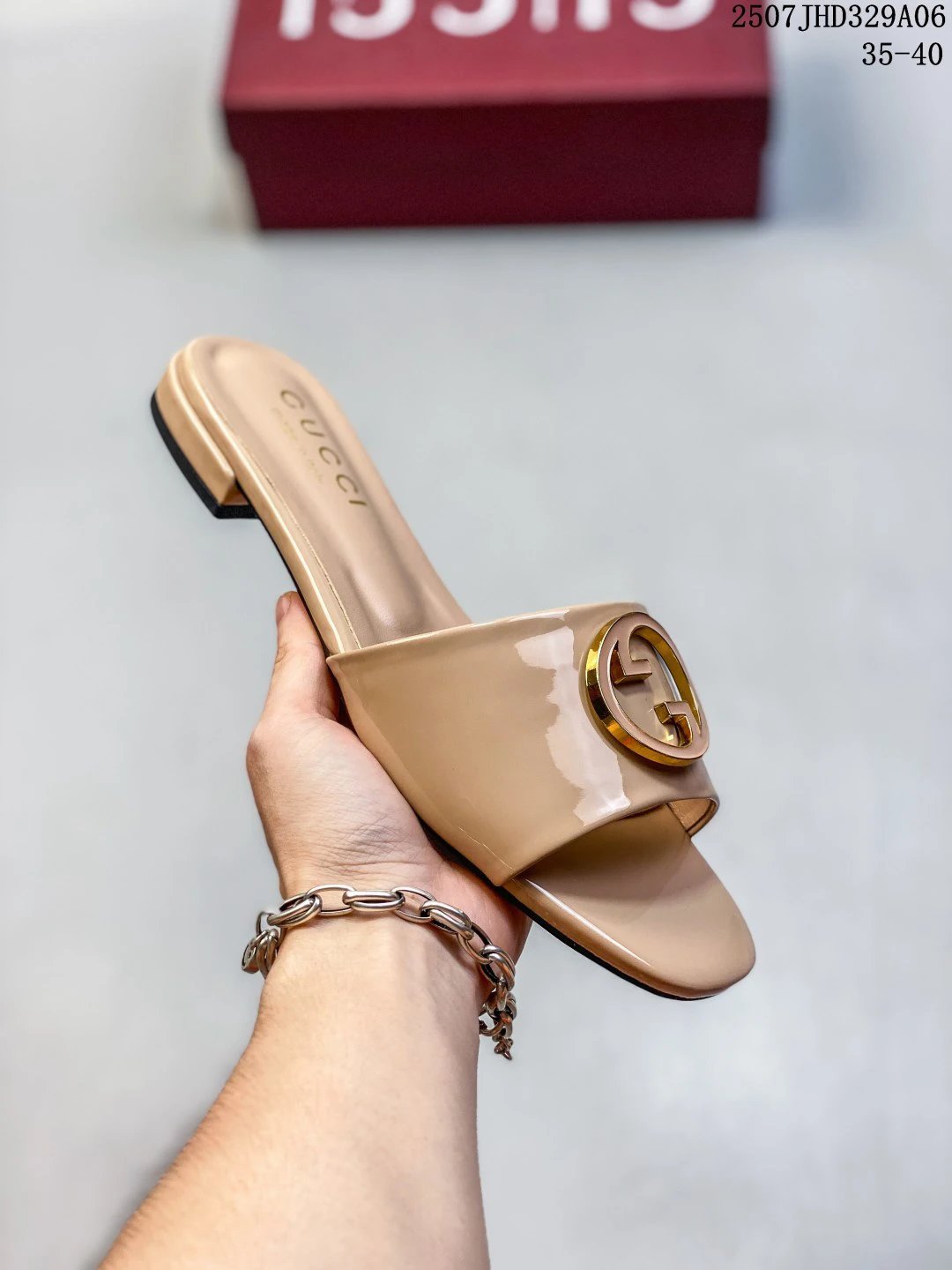 Gucci Beige Patent Leather Logo Slide Sandals