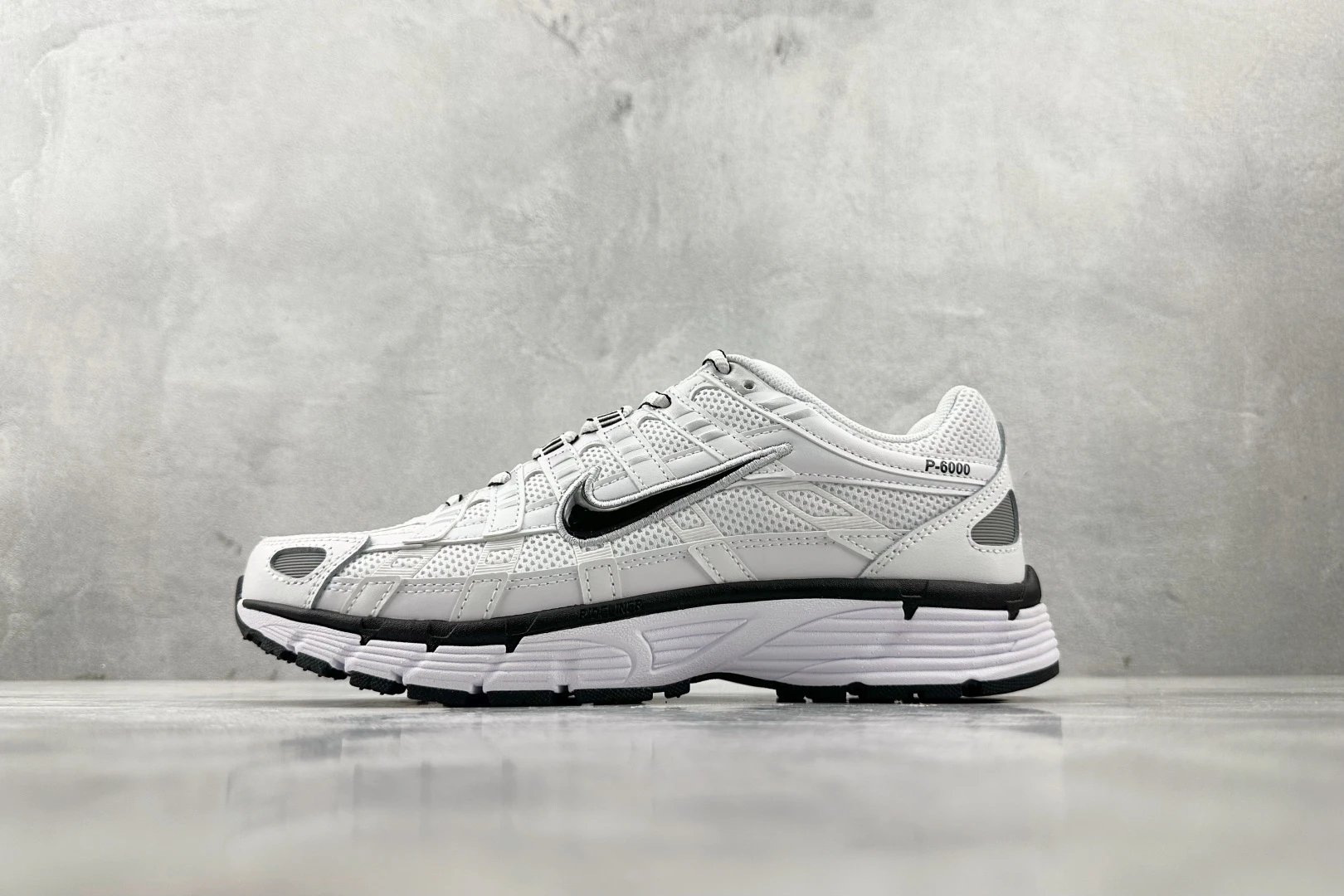 Nike P-6000 Running Shoes Mesh Leather Comfort Sneakers