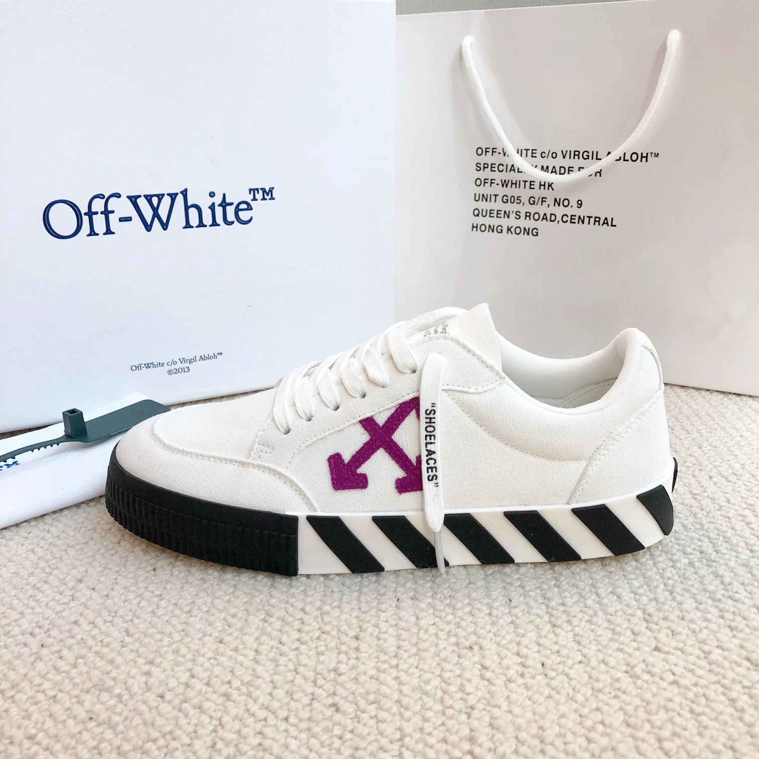 Off-White Low Top White Canvas Sneakers Purple Arrow
