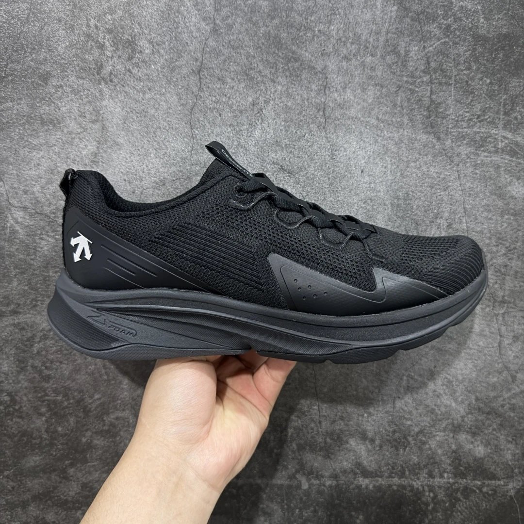 Descente Black Mesh Men’s Running Shoes