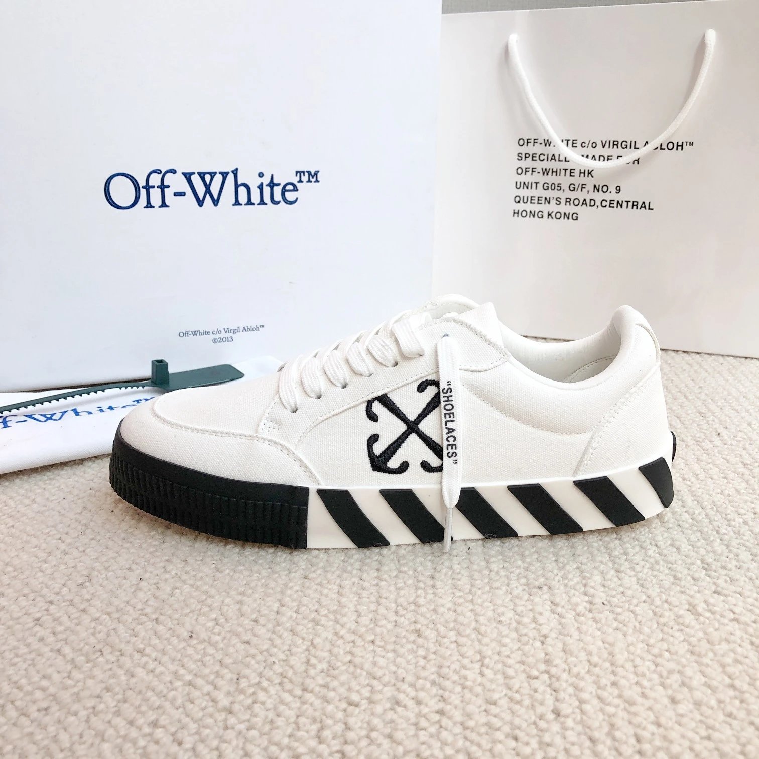 Off-White Classic White Canvas Low-Top Sneaker Shoes