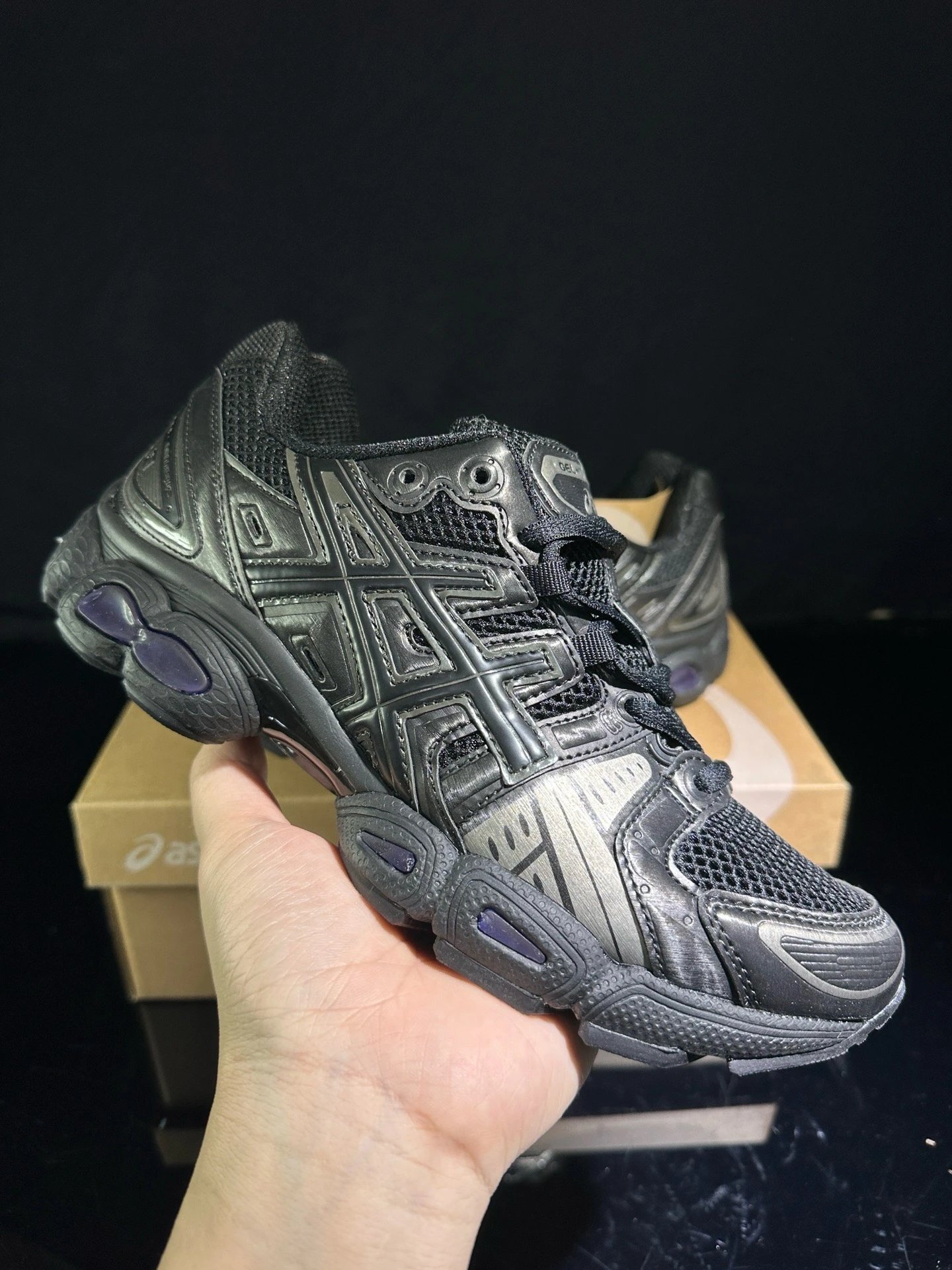 ASICS Men’s Lightweight Mesh Running Sneakers Black