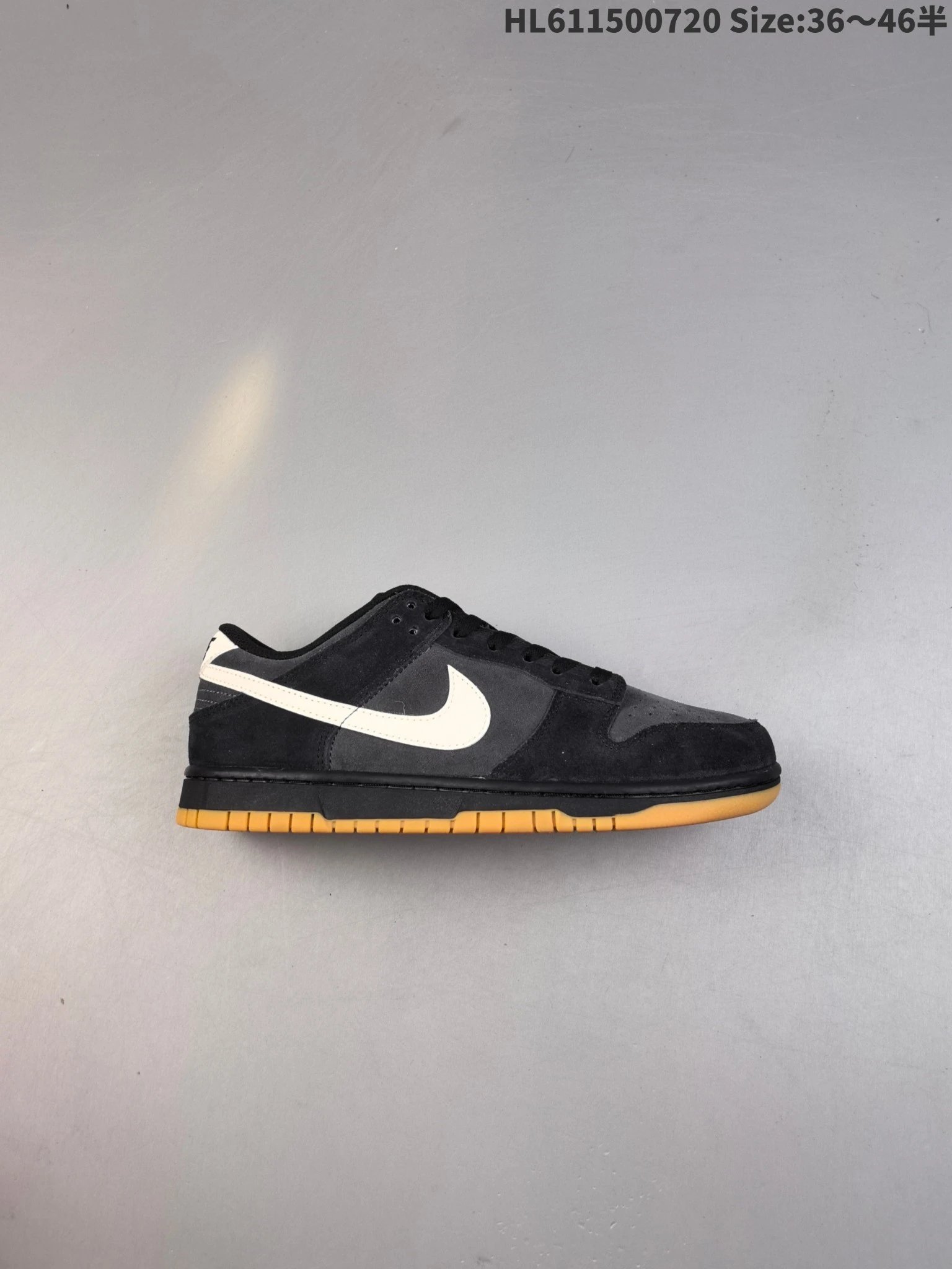 Nike Men’s Black Suede Skateboard Shoes Low Top Sneakers