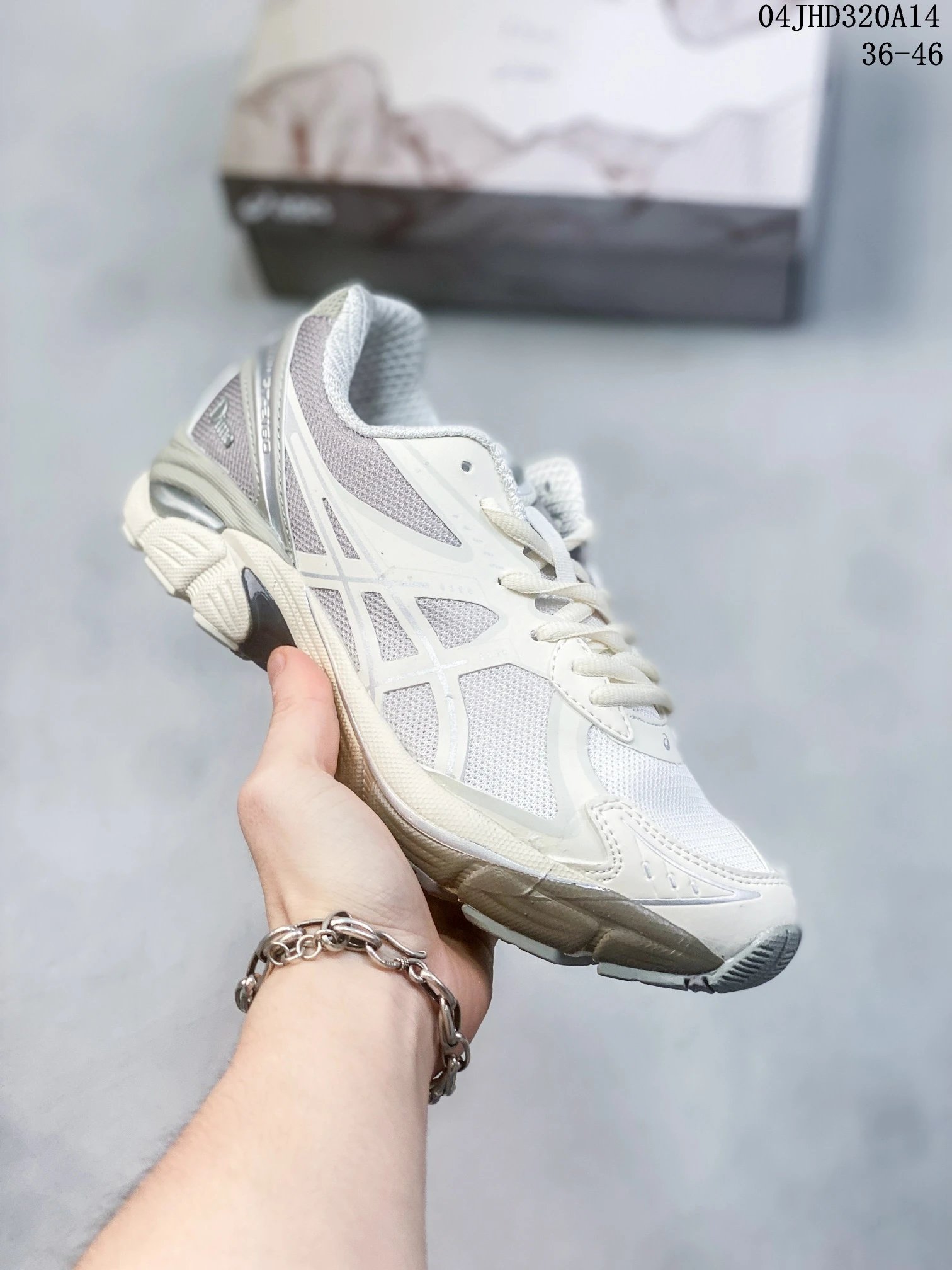 ASICS White Mesh Men’s Running Shoes Lightweight