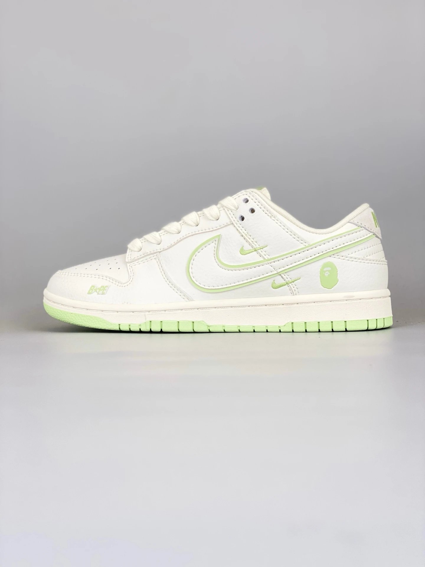 Nike White Green Low Top Leather Sneakers