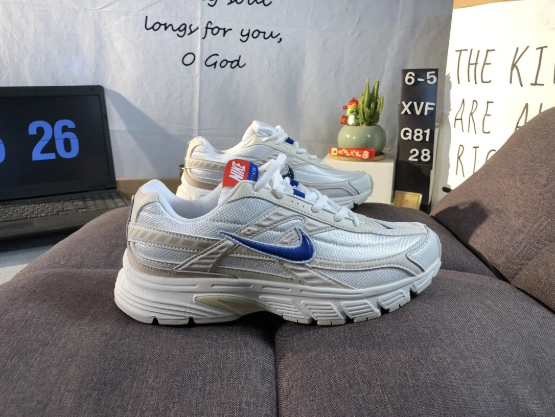 Nike Men’s Lightweight Running Shoes Blue Swoosh Sneakers