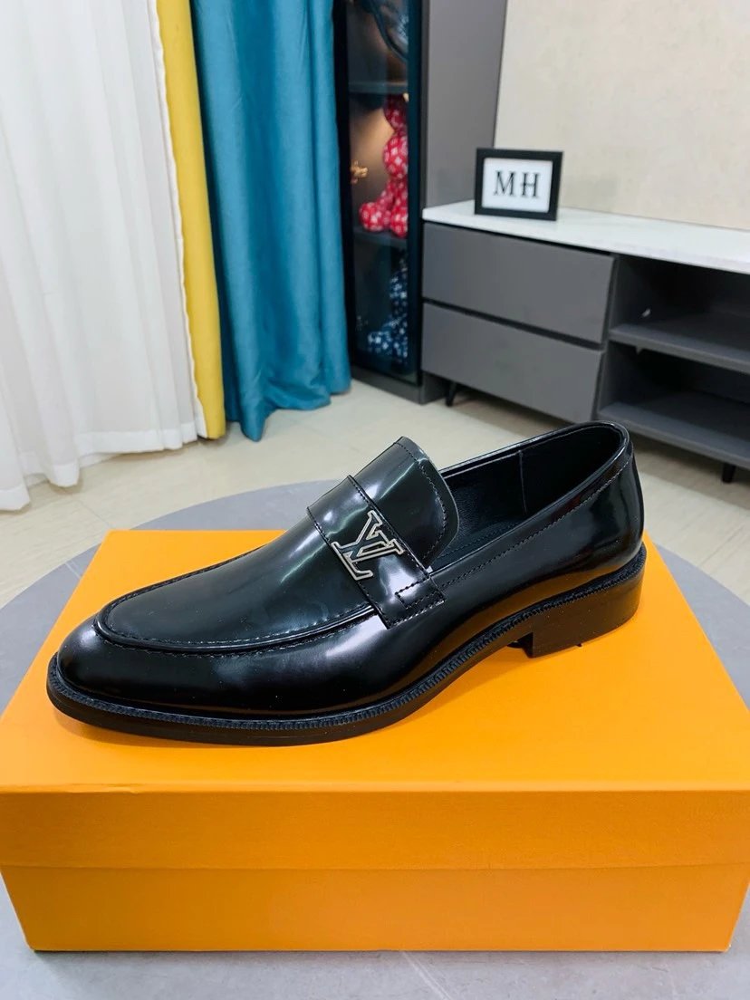Louis Vuitton Men Black Leather Loafers Formal Shoes