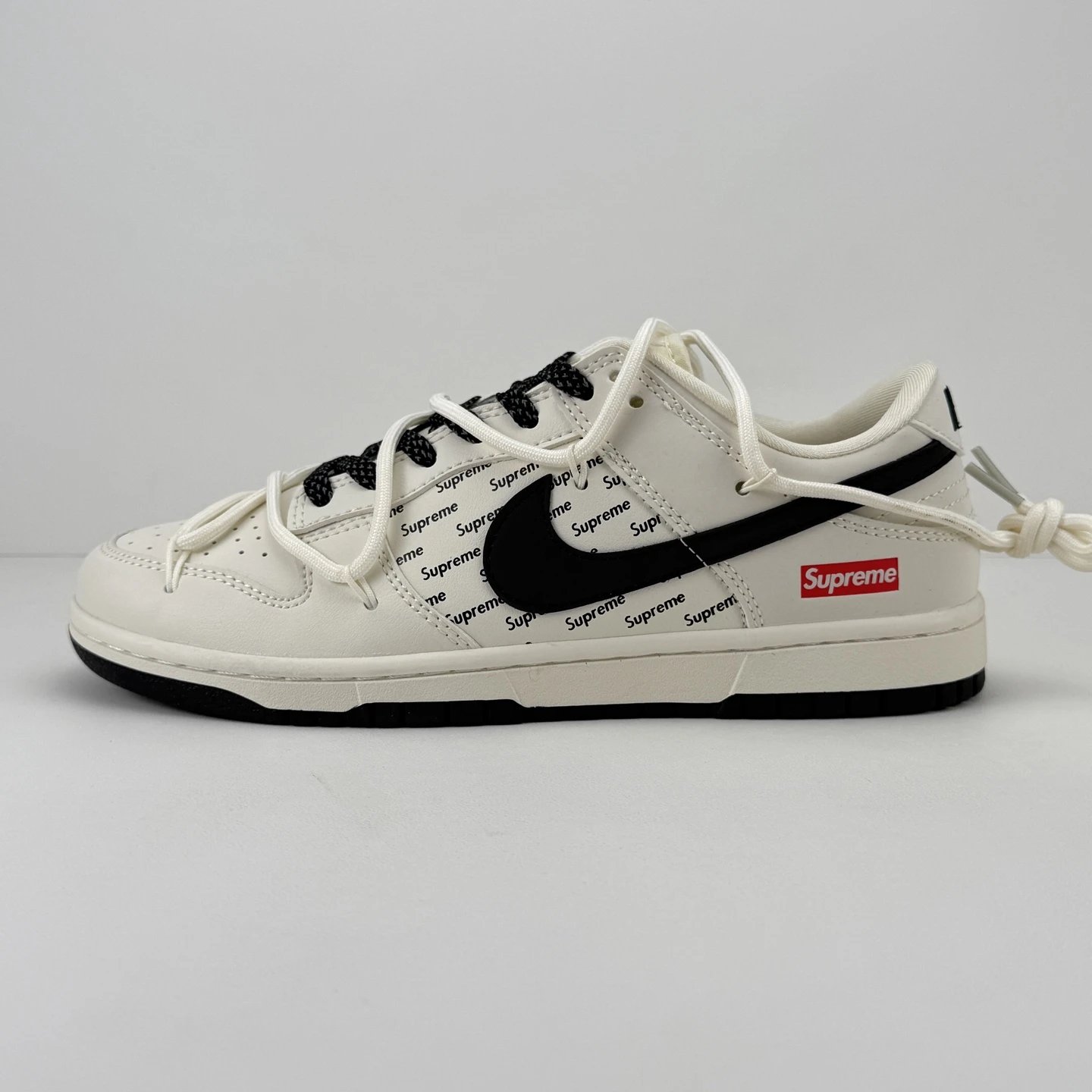 Nike Supreme White Black Men Casual Sneakers