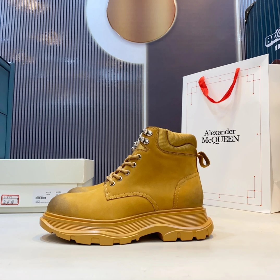 Alexander McQUEEN Men’s Chunky Leather Hiking Boots