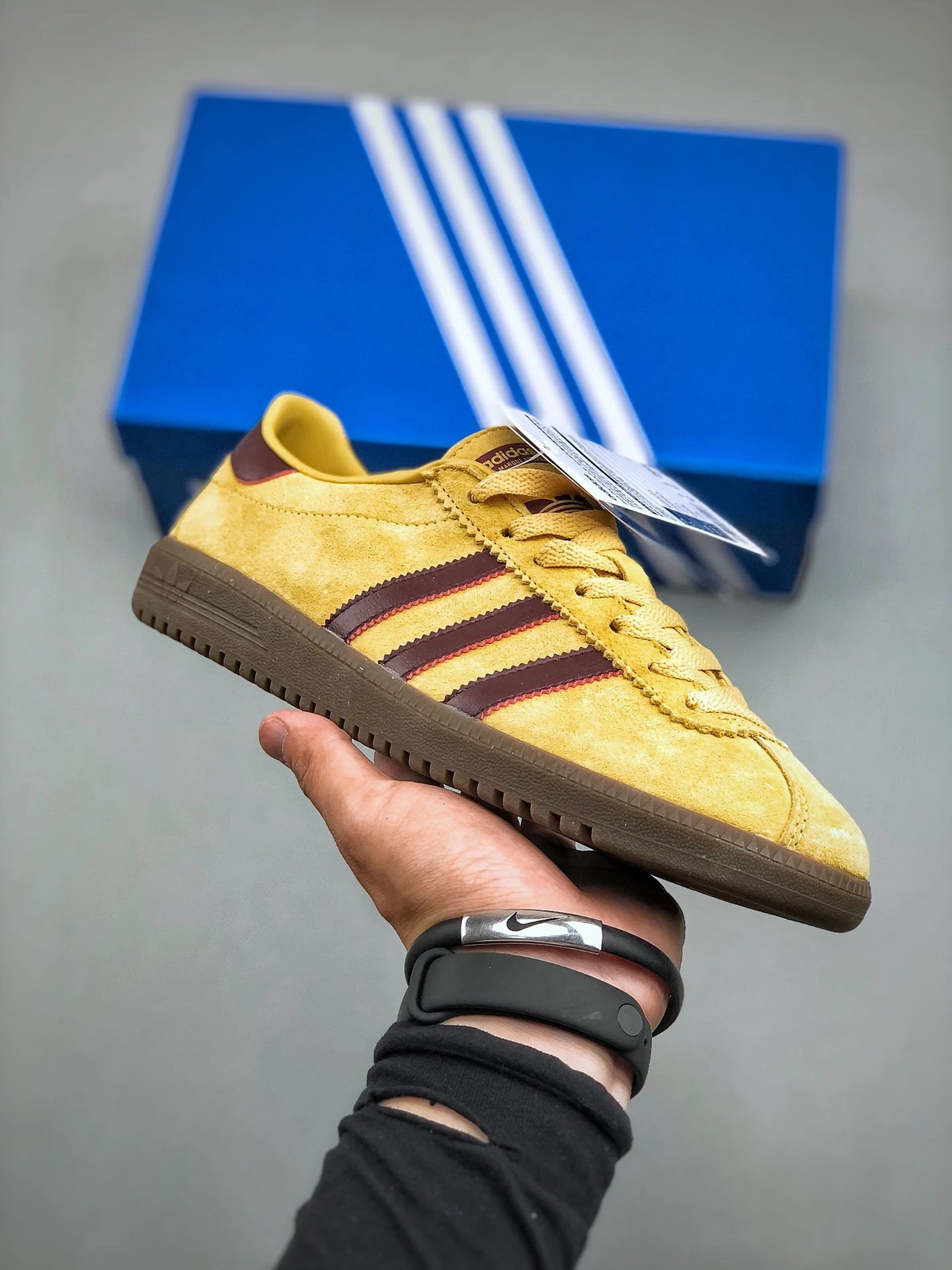 Adidas Retro Yellow Suede Men’s Sneakers Brown Stripes