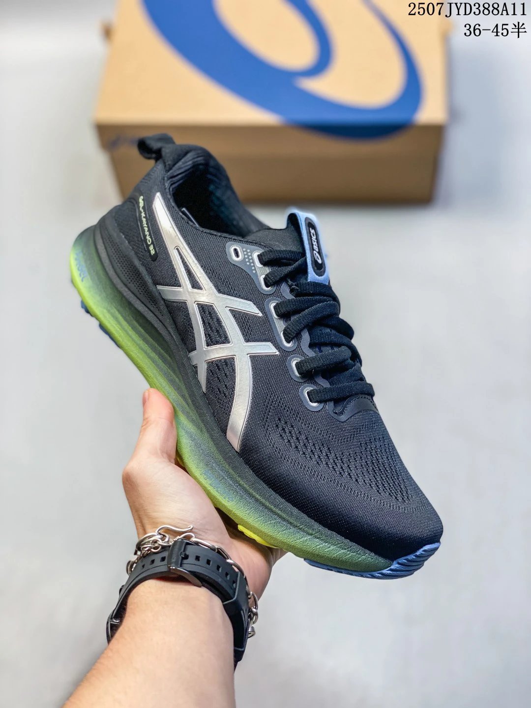 ASICS Men’s Lightweight Breathable Running Shoes