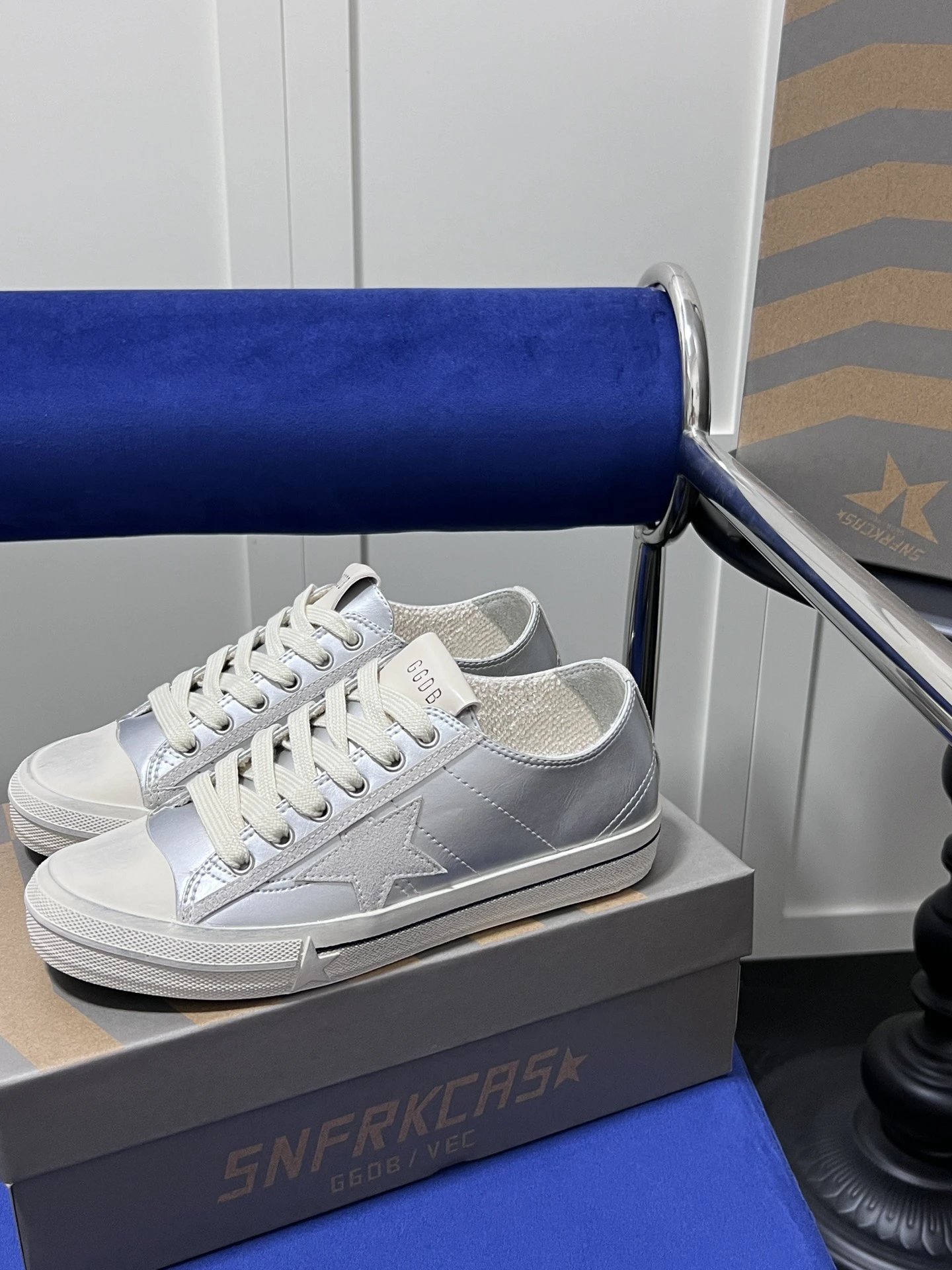 Golden Goose Leather Star Casual Sneakers