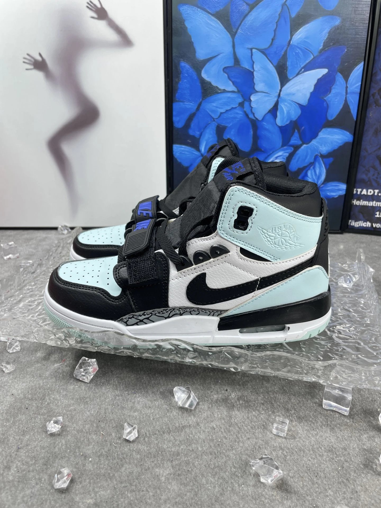 Air Jordan Retro Black White Mint Basketball Shoes