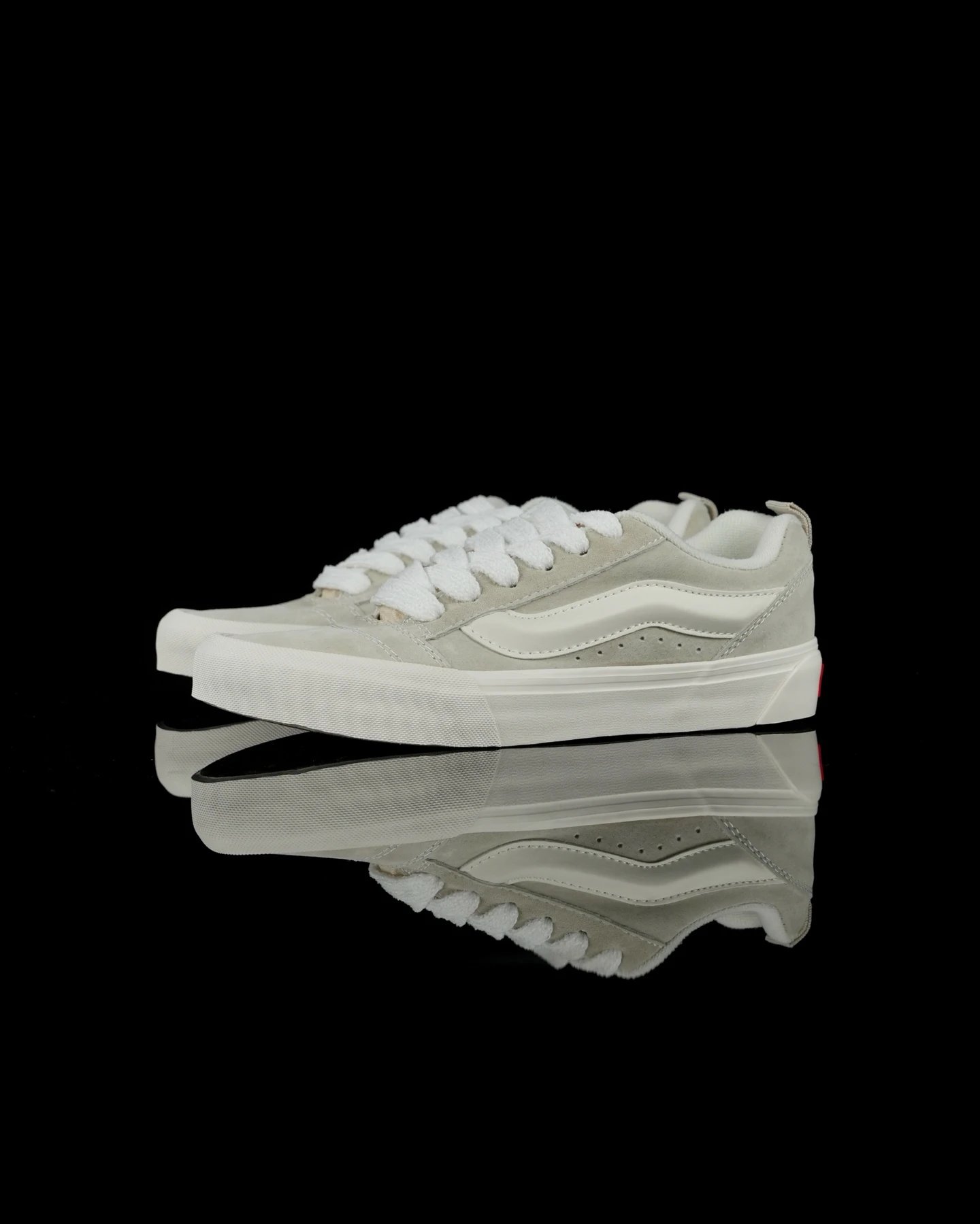 Vans Classic Suede Low Top Skate Shoes Men