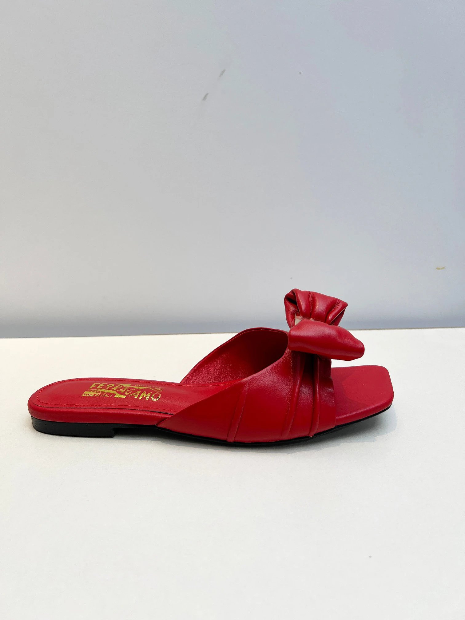 Ferragamo Red Leather Bow Flat Sandals Women