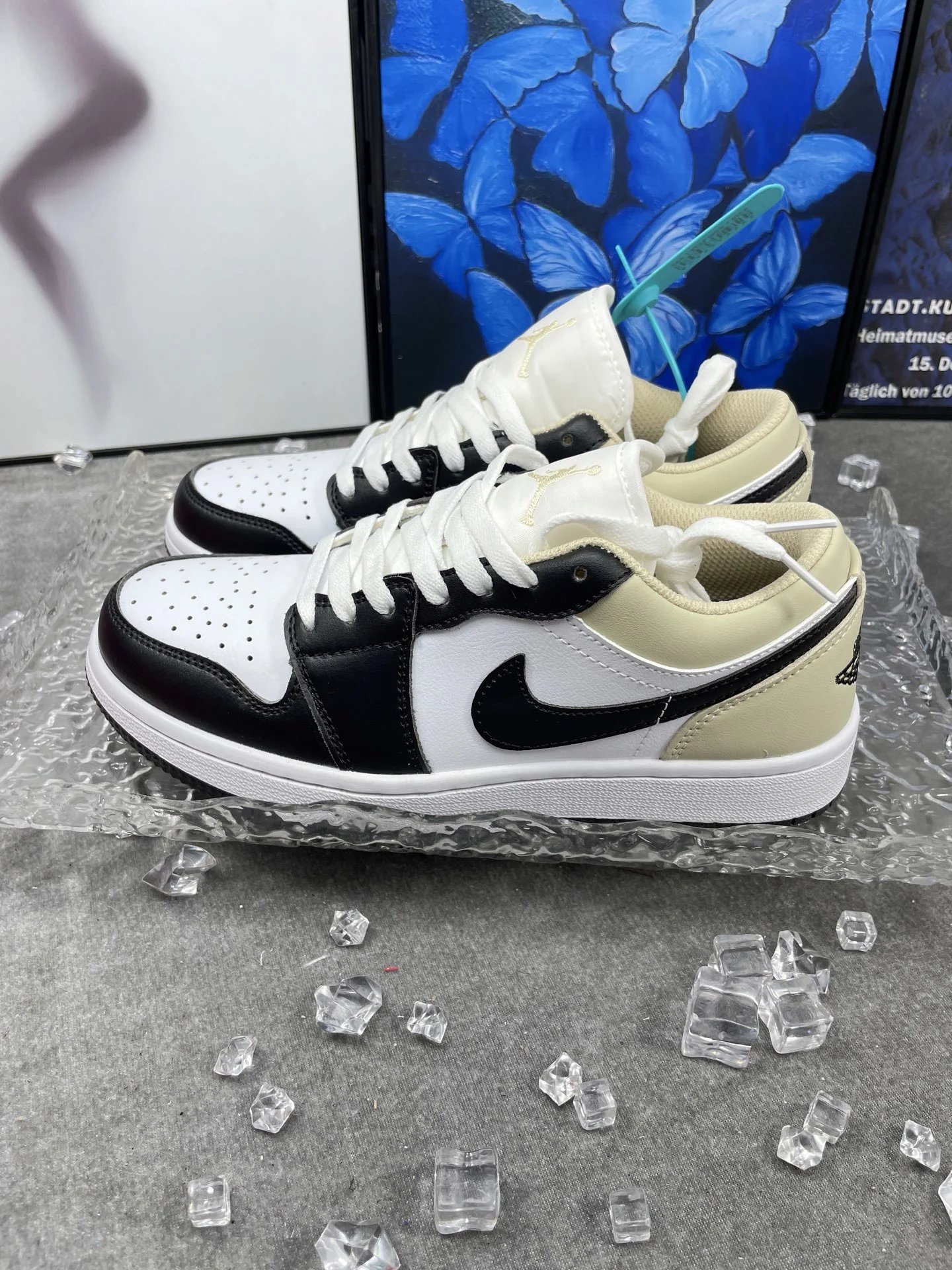 Air Jordan Low Classic Leather Basketball Sneakers
